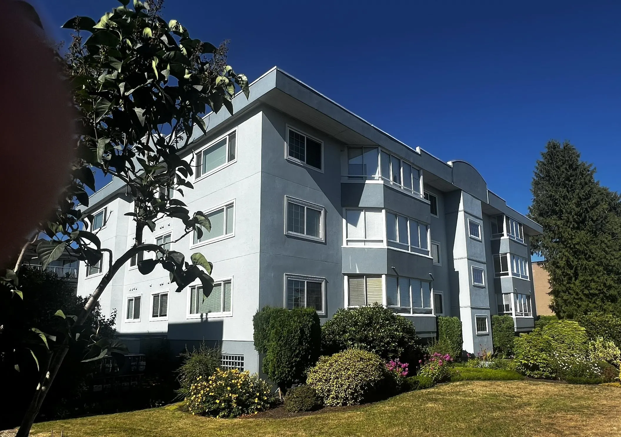 101 22241 Selkirk Avenue