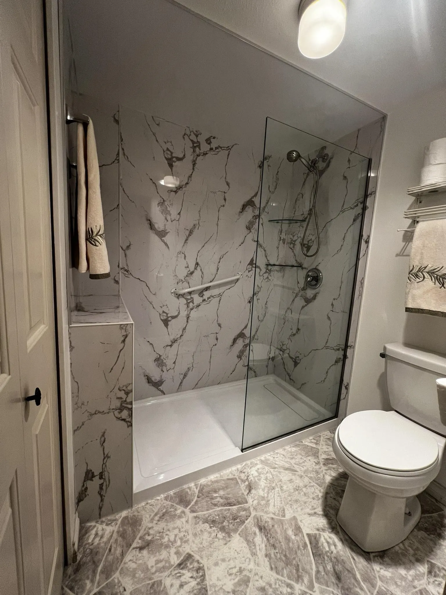 101 22241 Selkirk Avenue