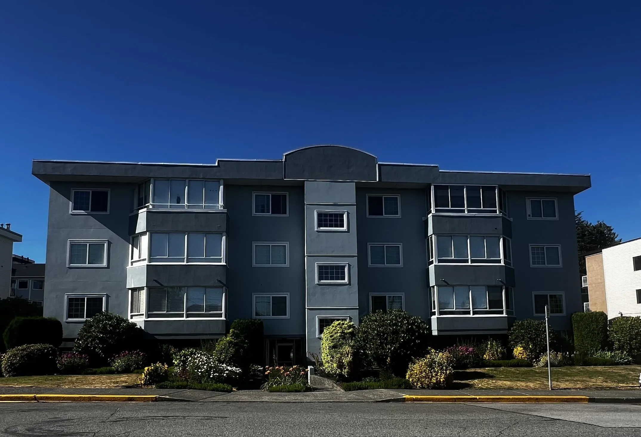 101 22241 Selkirk Avenue