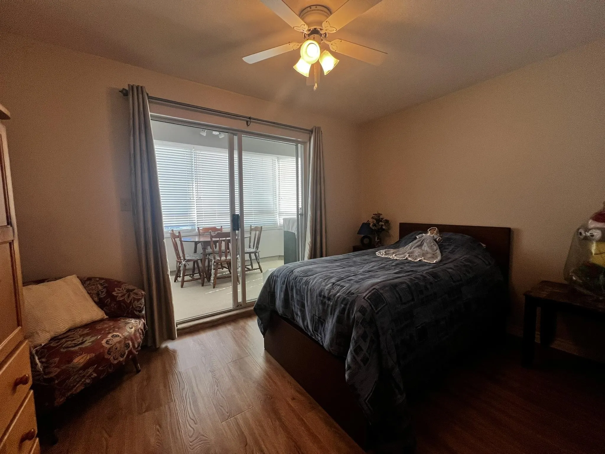 101 22241 Selkirk Avenue