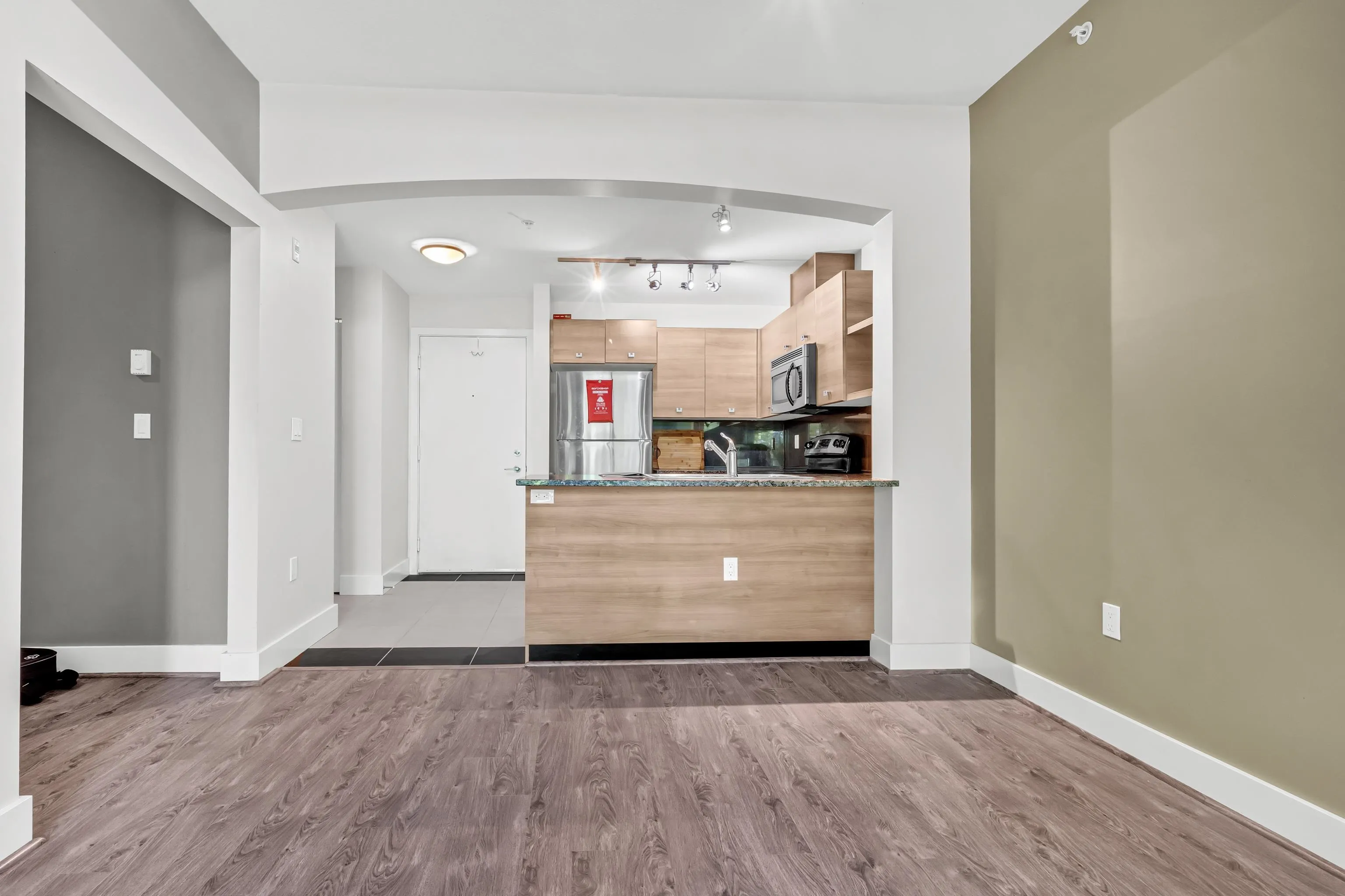 419 6688 120 Street