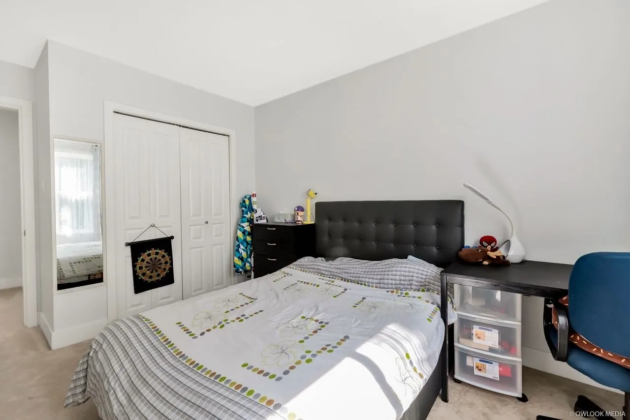 9 7833 St. Albans Road