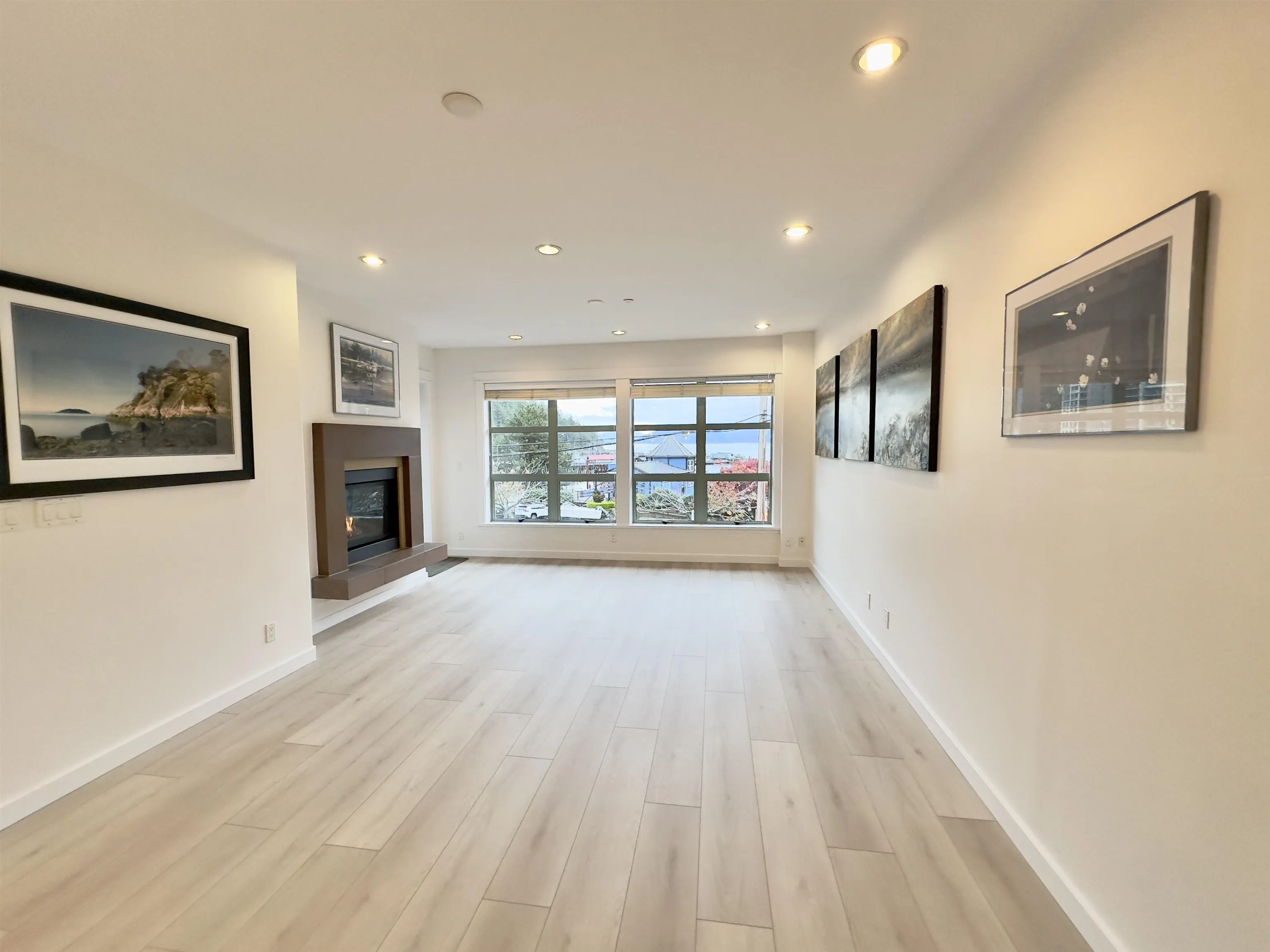 201 6688 Royal Avenue