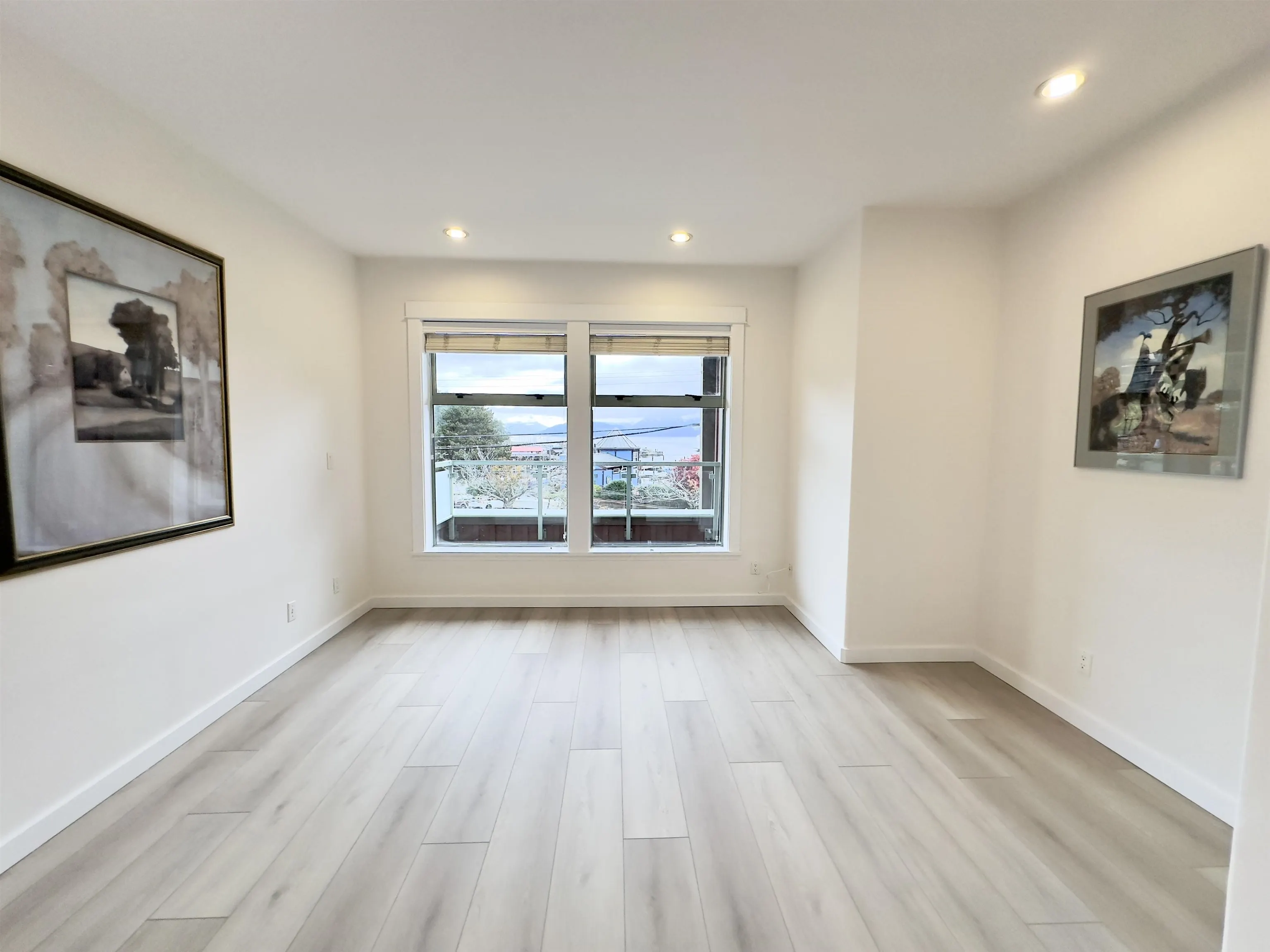201 6688 Royal Avenue