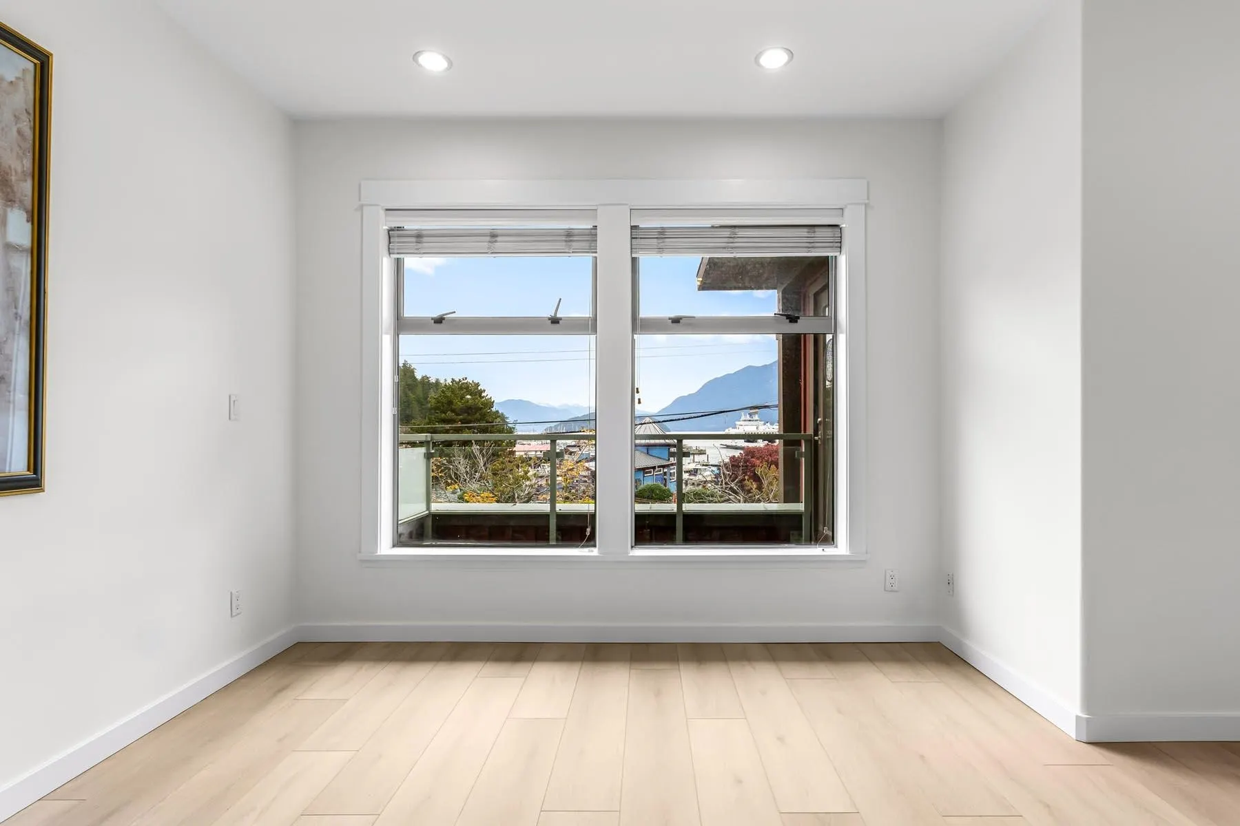 201 6688 Royal Avenue