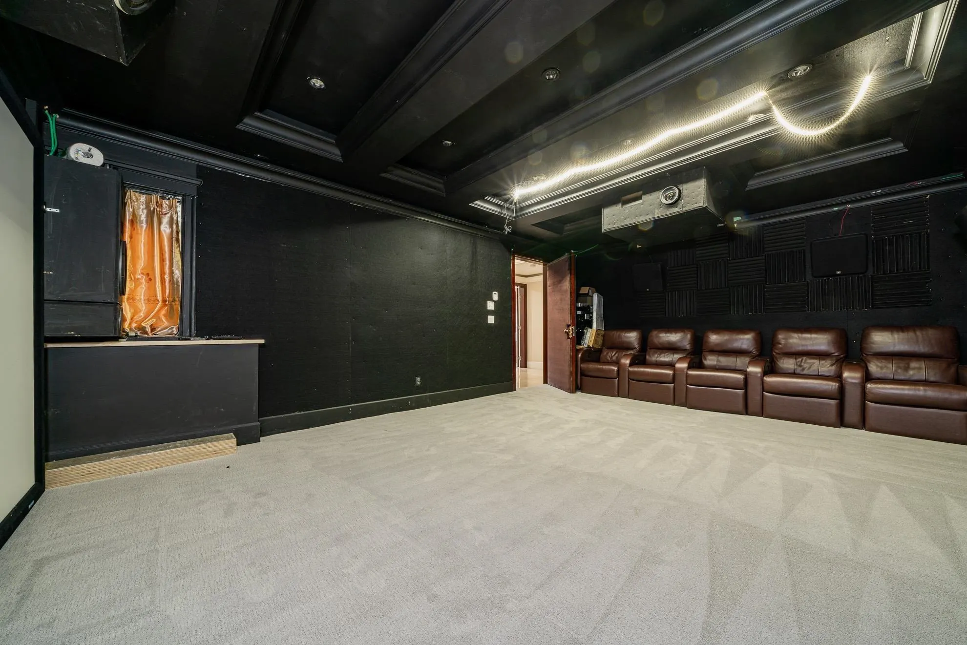 7165 Maple Street