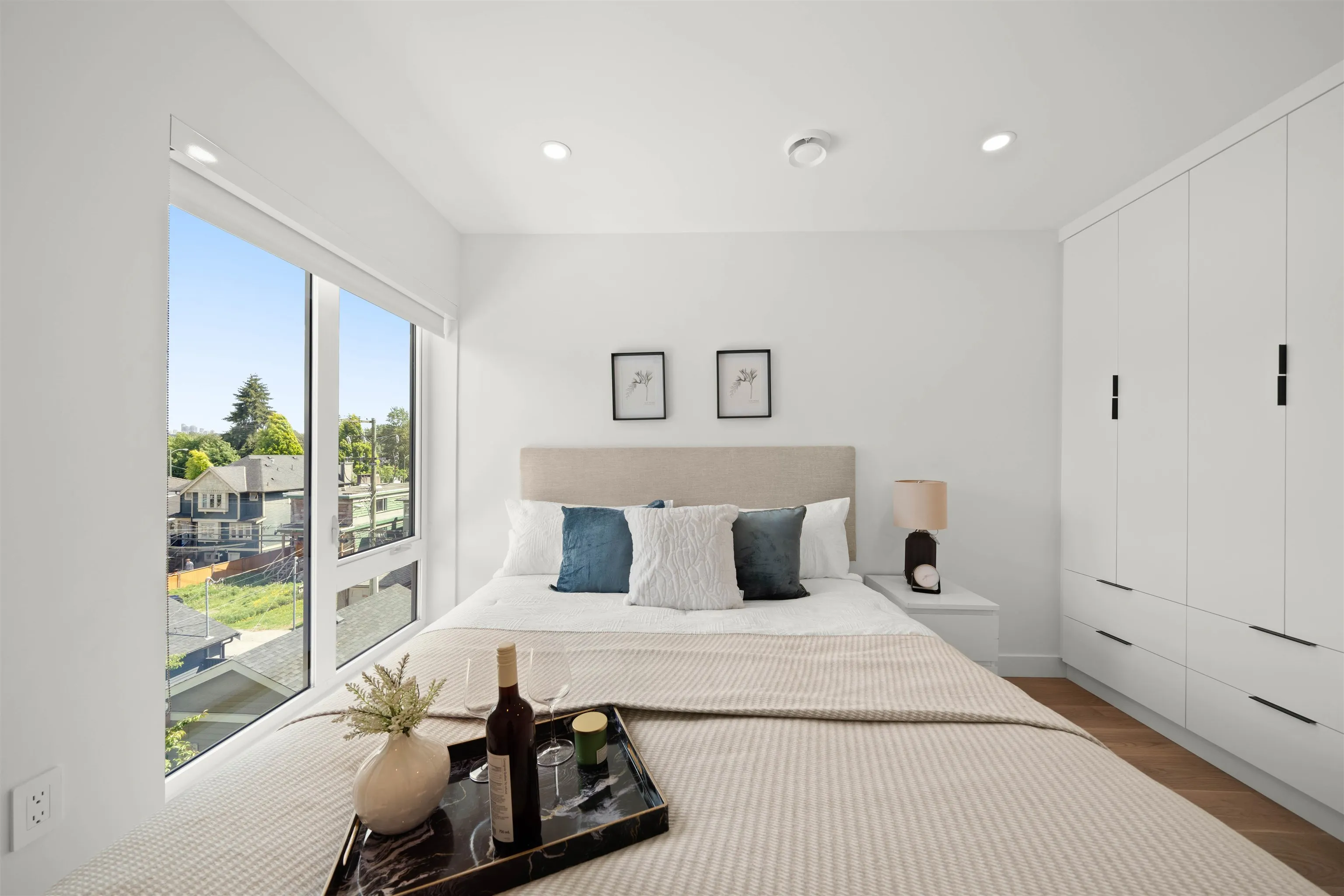 2412 Victoria Drive