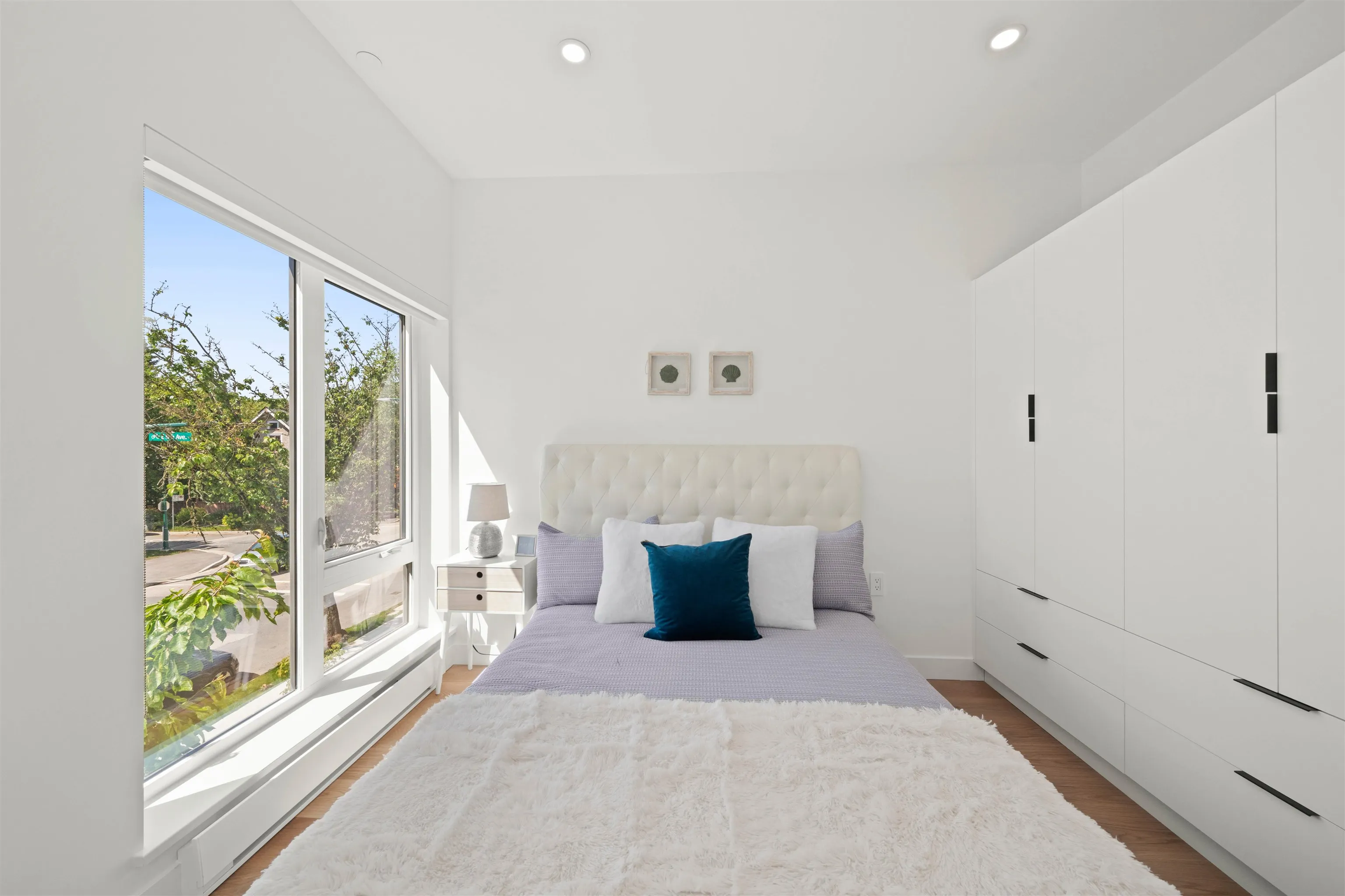 2412 Victoria Drive