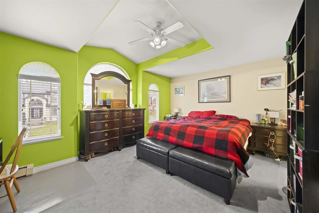 31533 Homestead Crescent