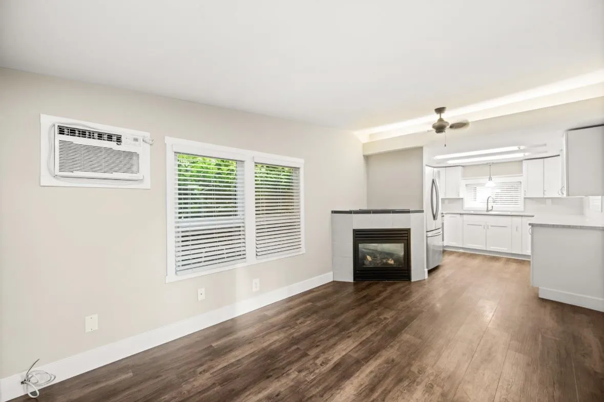 33 23325 Calvin Crescent
