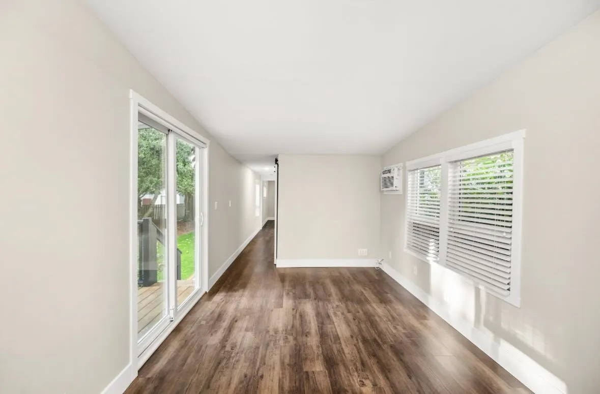 33 23325 Calvin Crescent