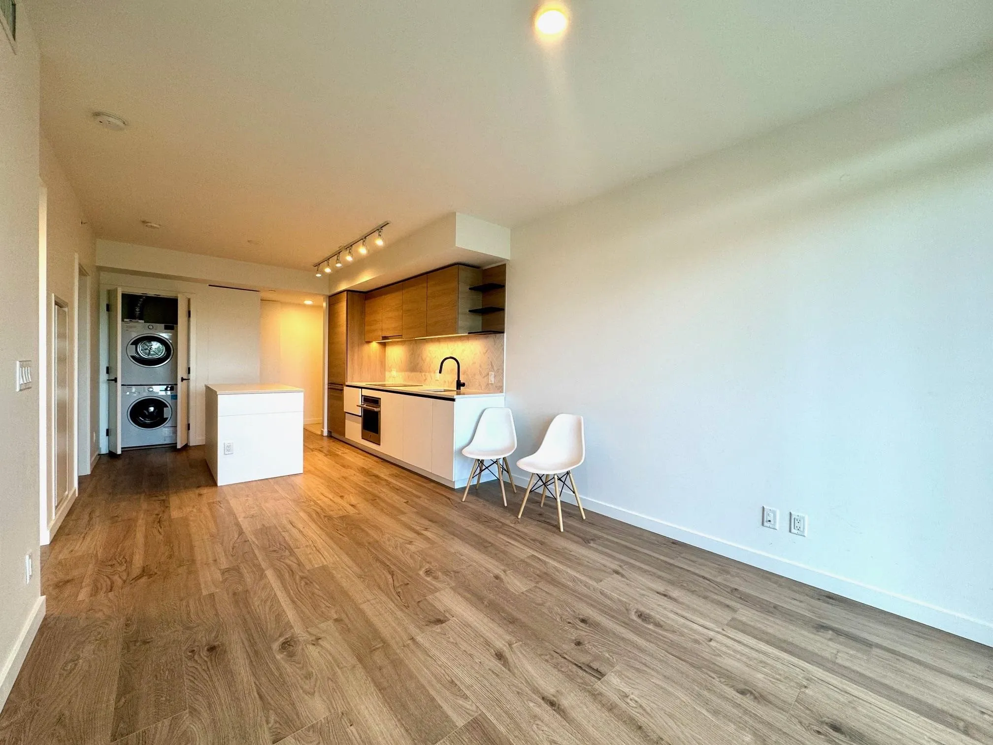 612 10448 University Drive