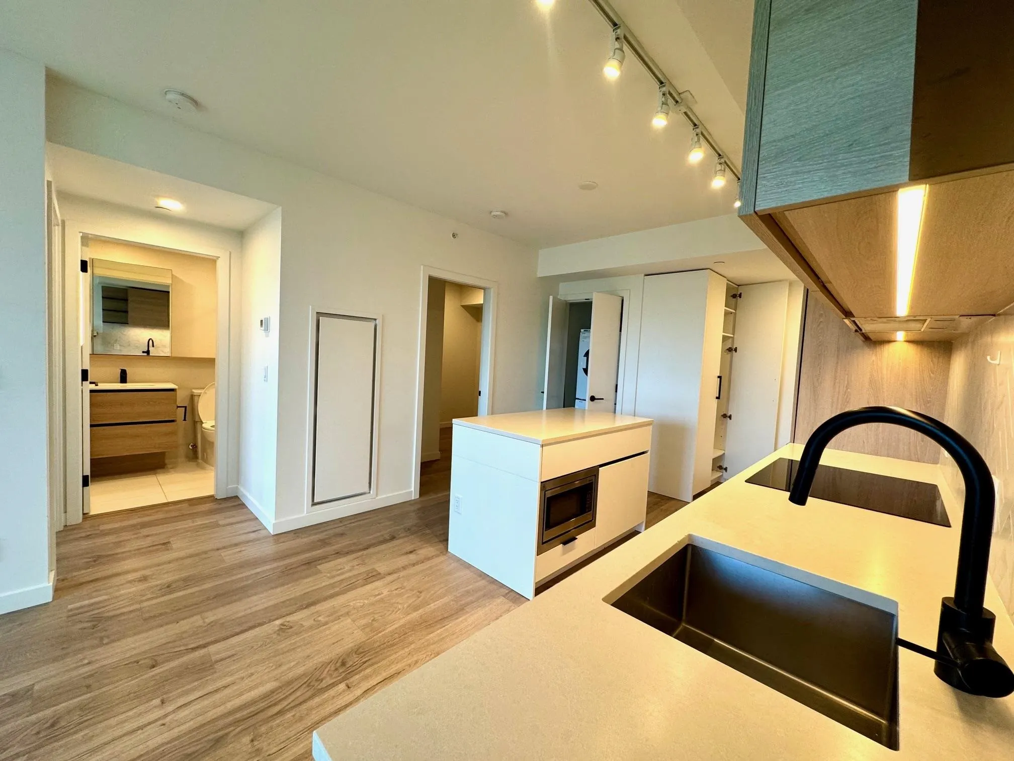 612 10448 University Drive
