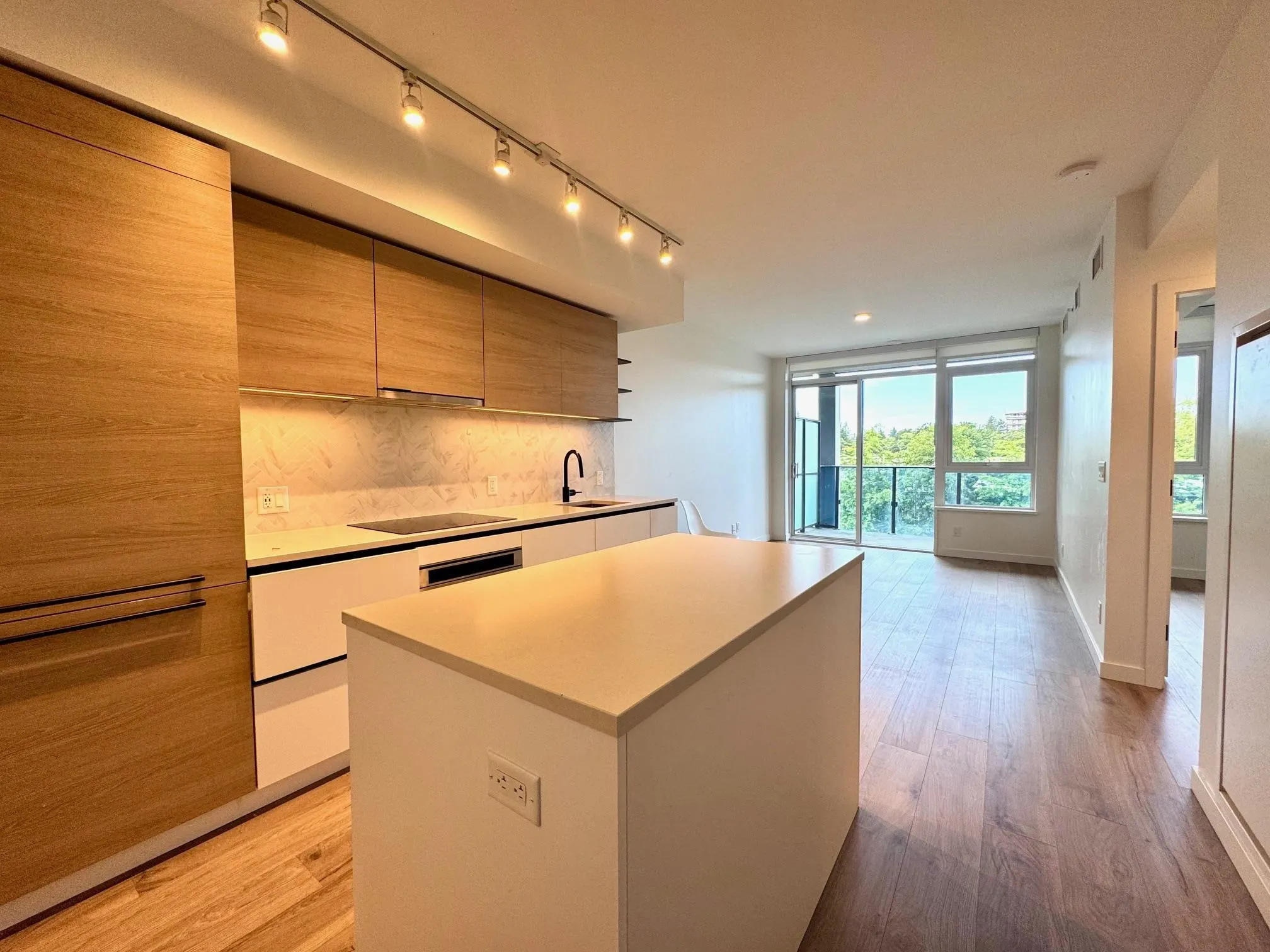 612 10448 University Drive