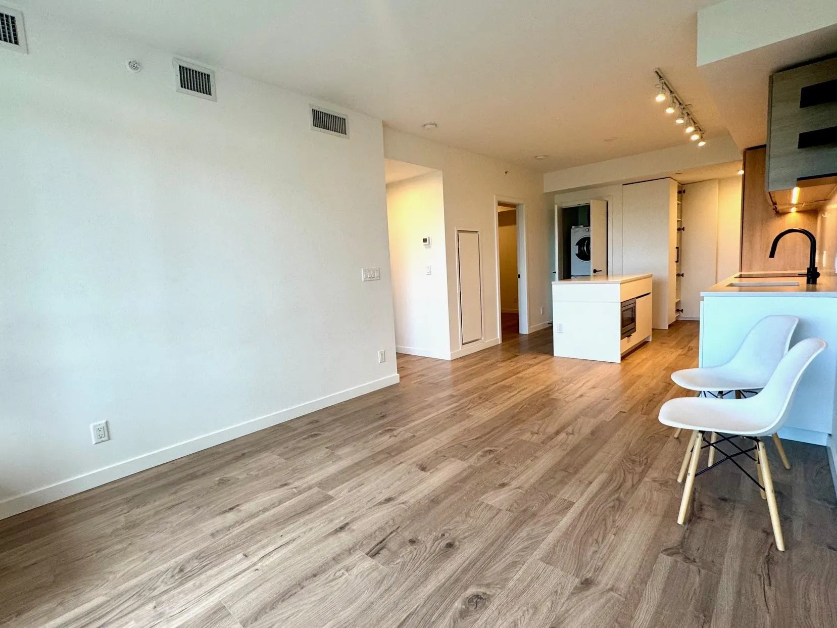612 10448 University Drive