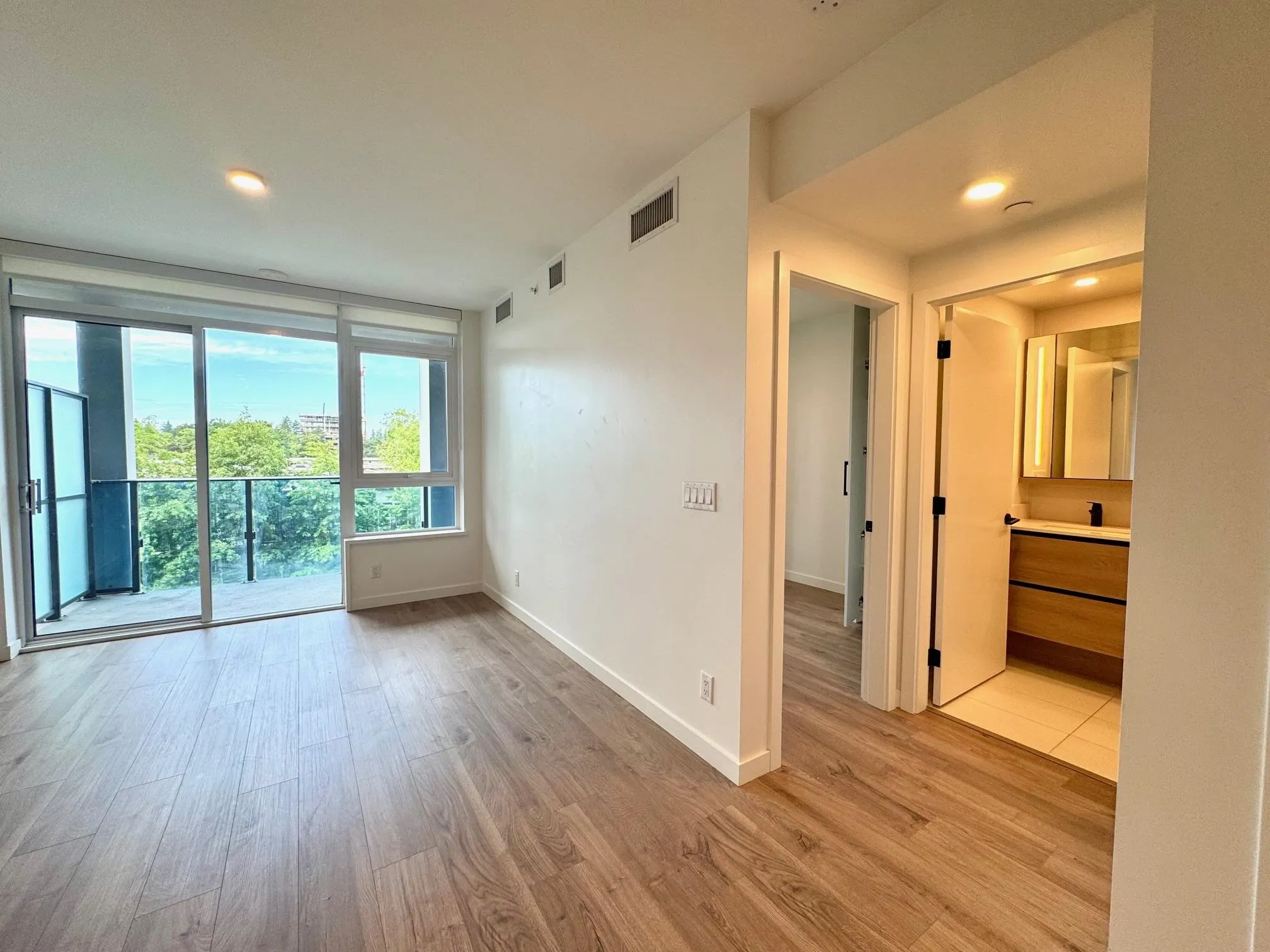 612 10448 University Drive