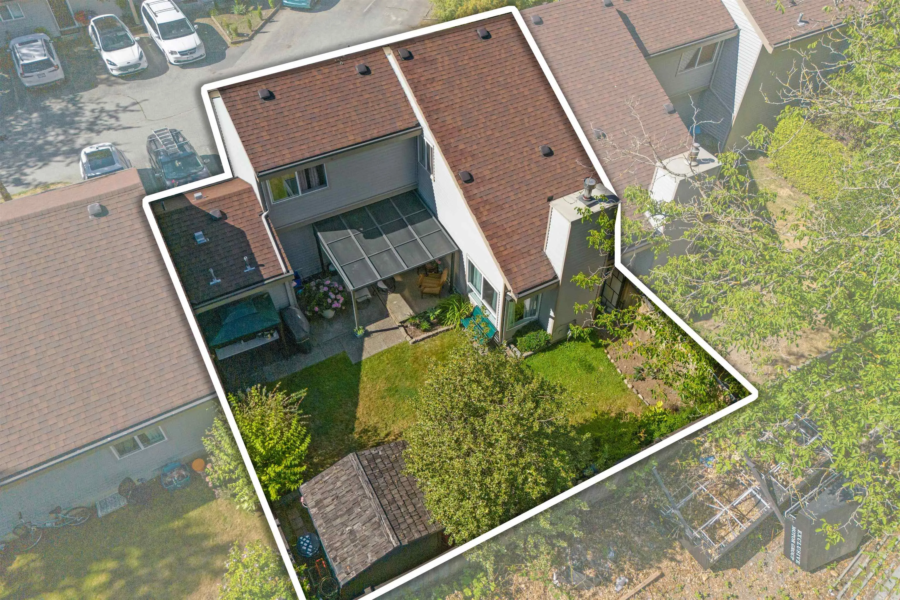 6233 E Greenside Drive