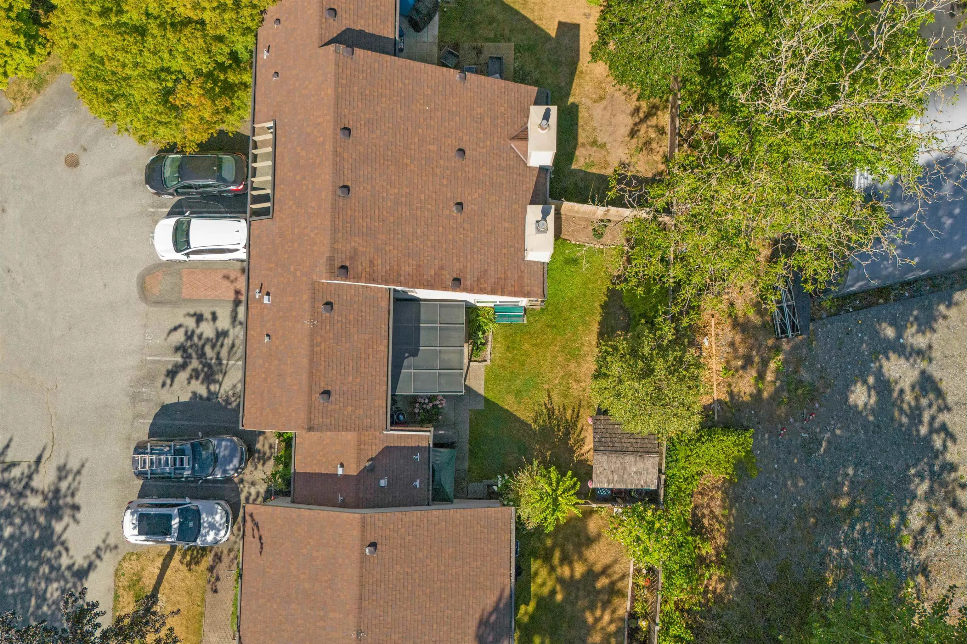 6233 E Greenside Drive