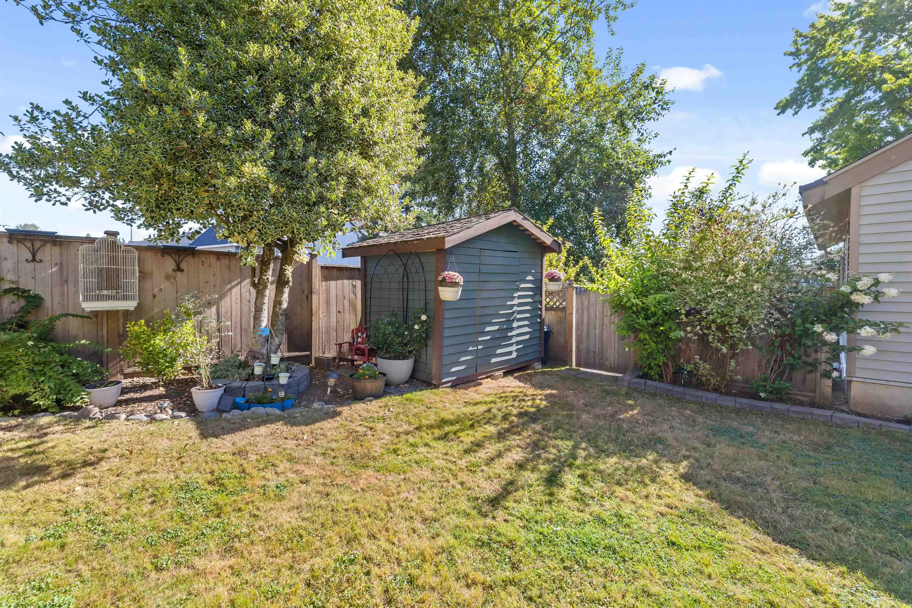 6233 E Greenside Drive