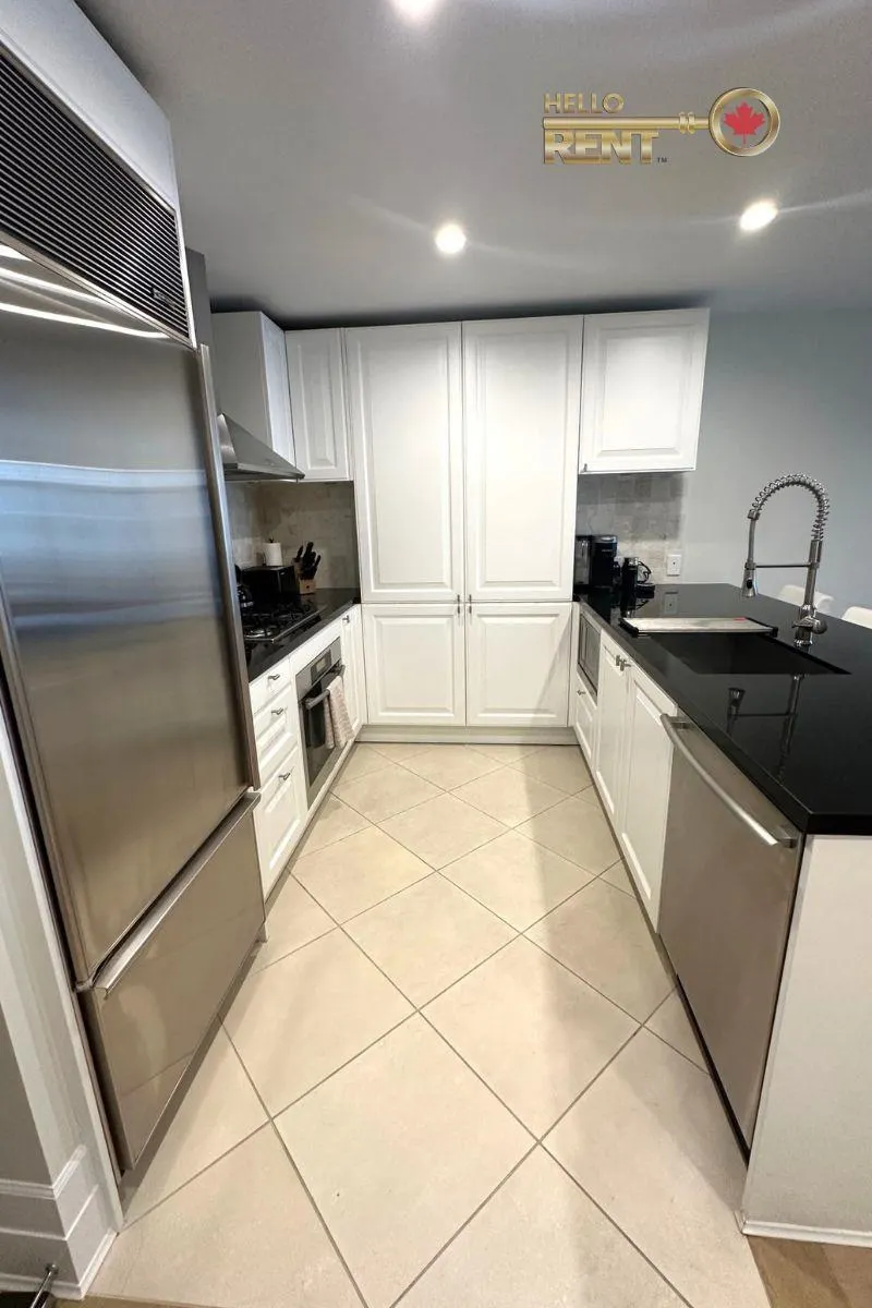 305 533 Waters Edge Crescent