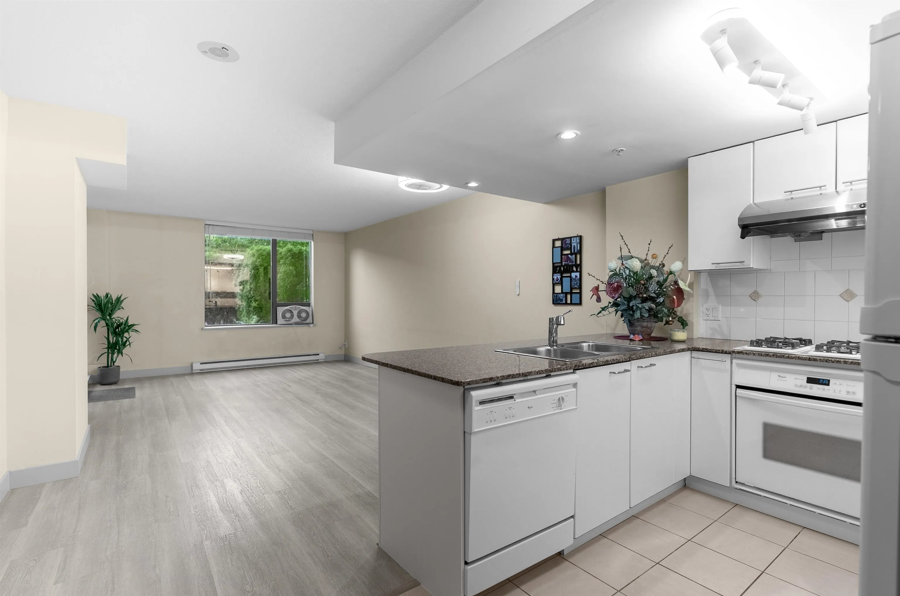 512 8100 Saba Road