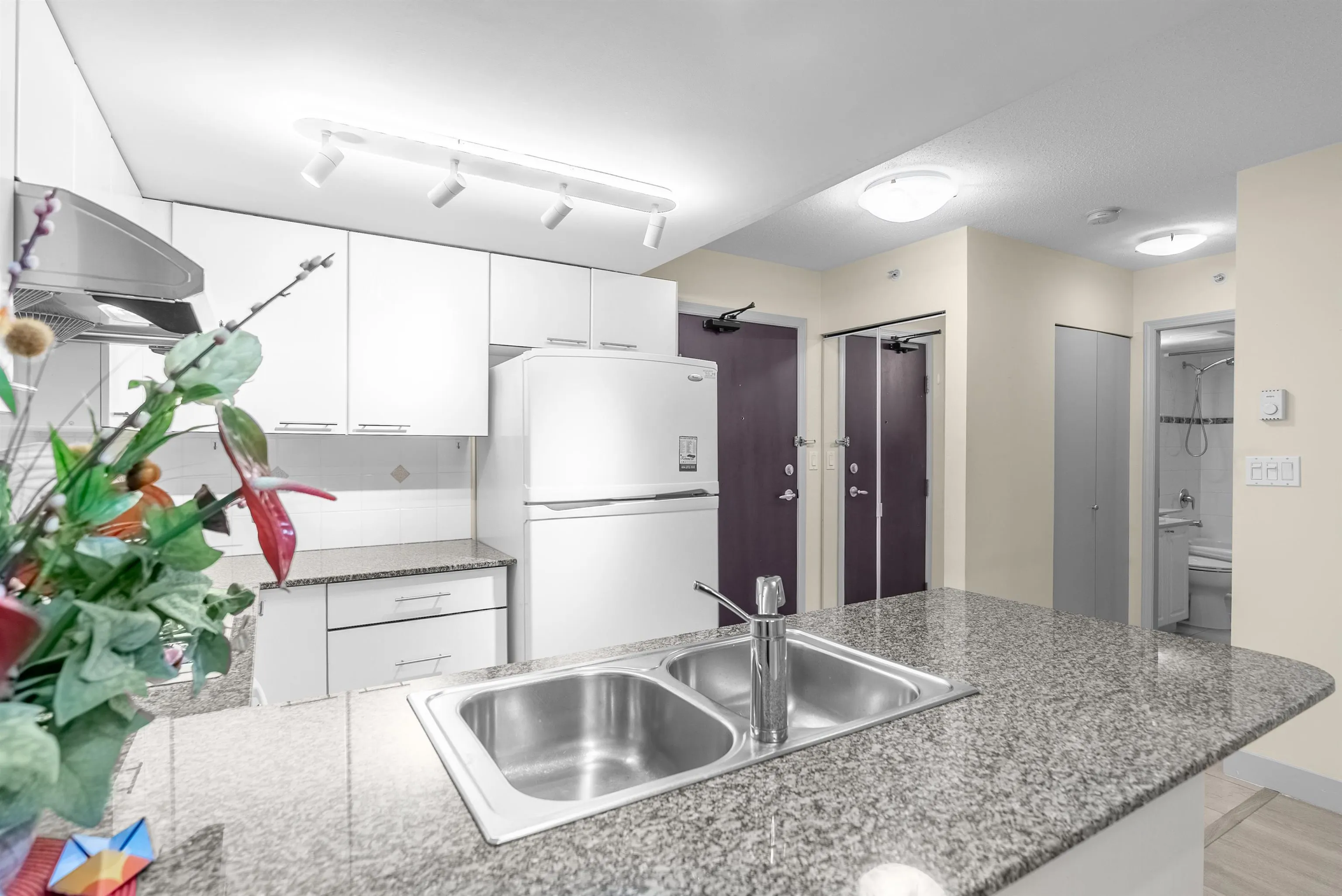 512 8100 Saba Road