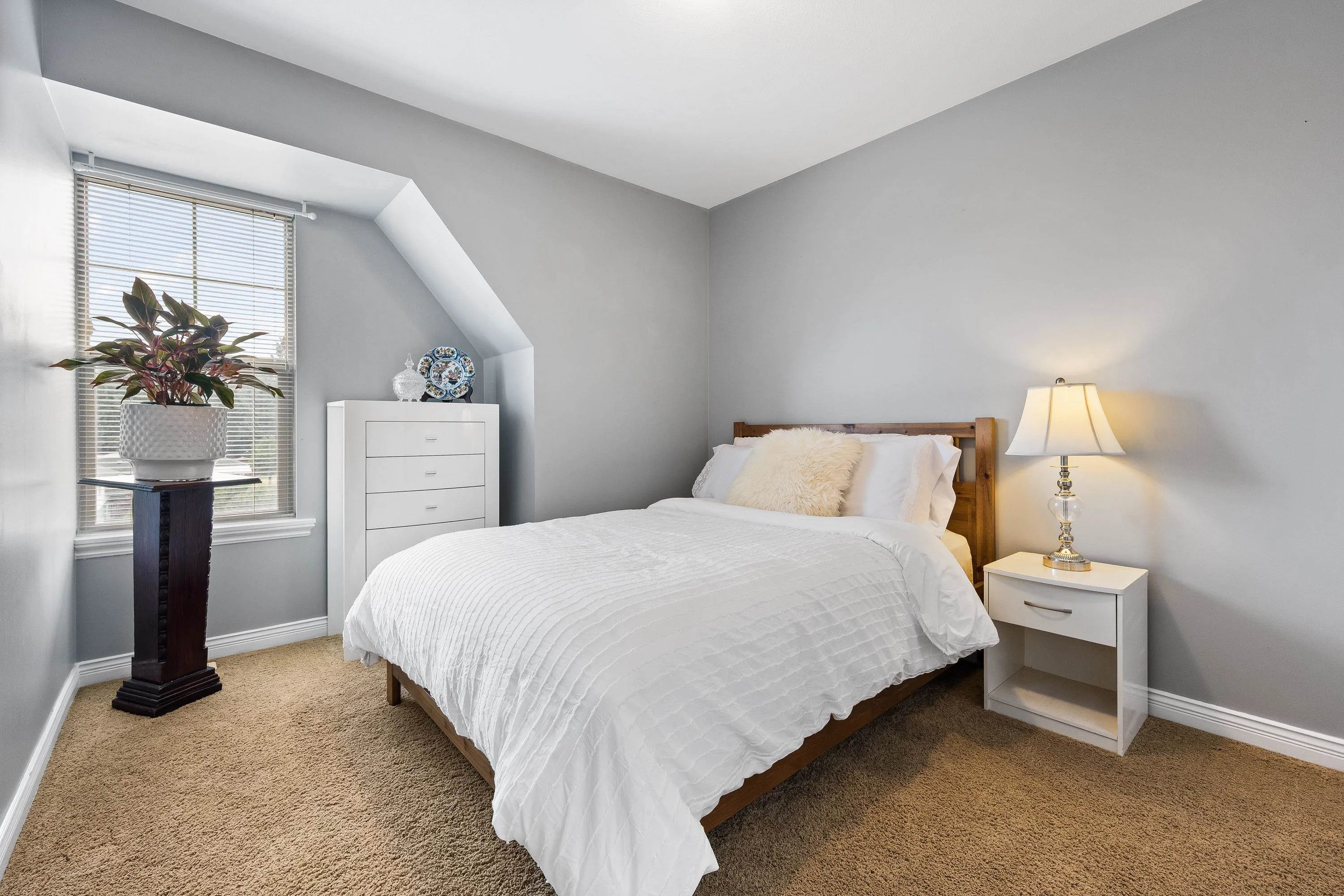 73 5556 Peach Road