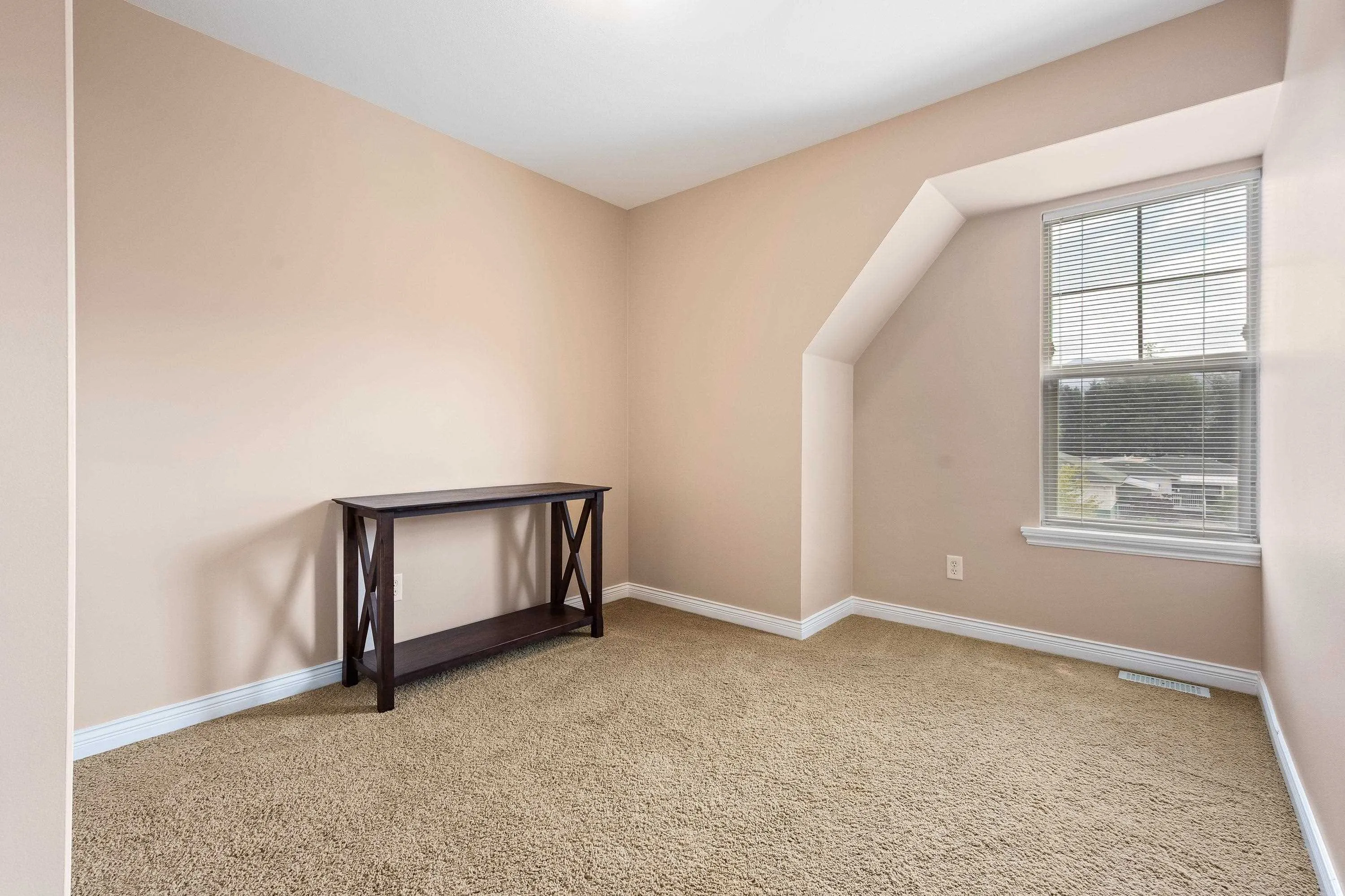 73 5556 Peach Road