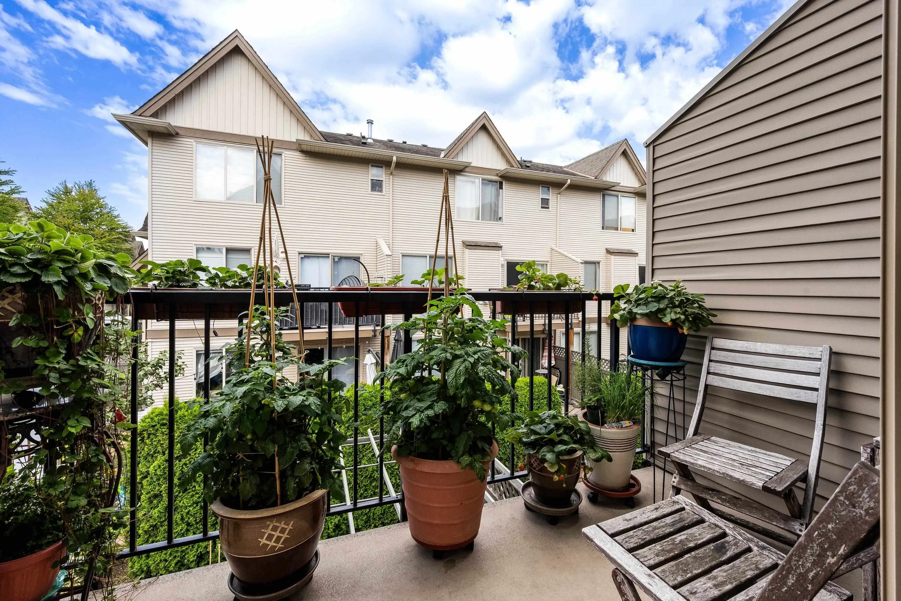 73 5556 Peach Road