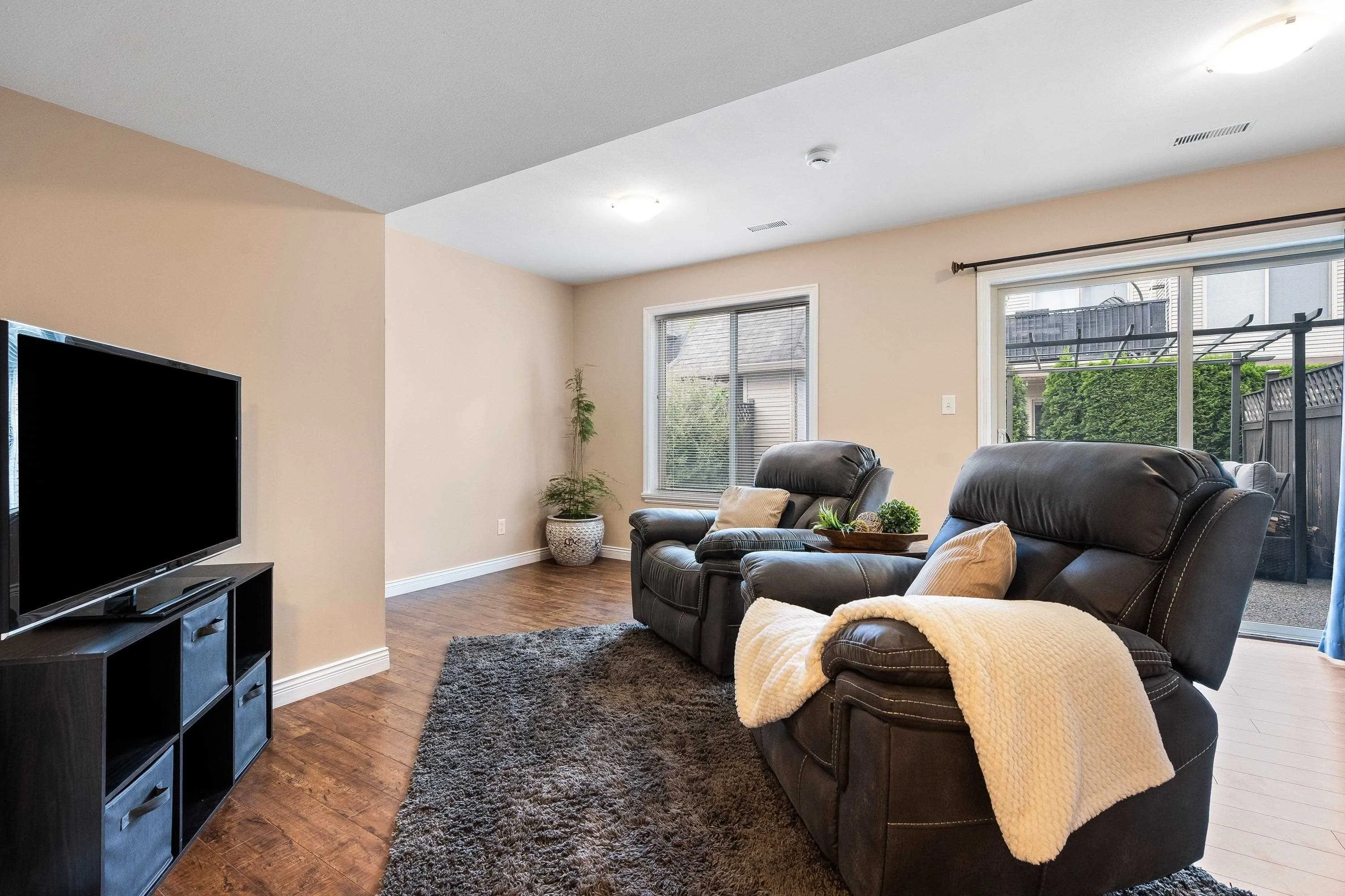 73 5556 Peach Road