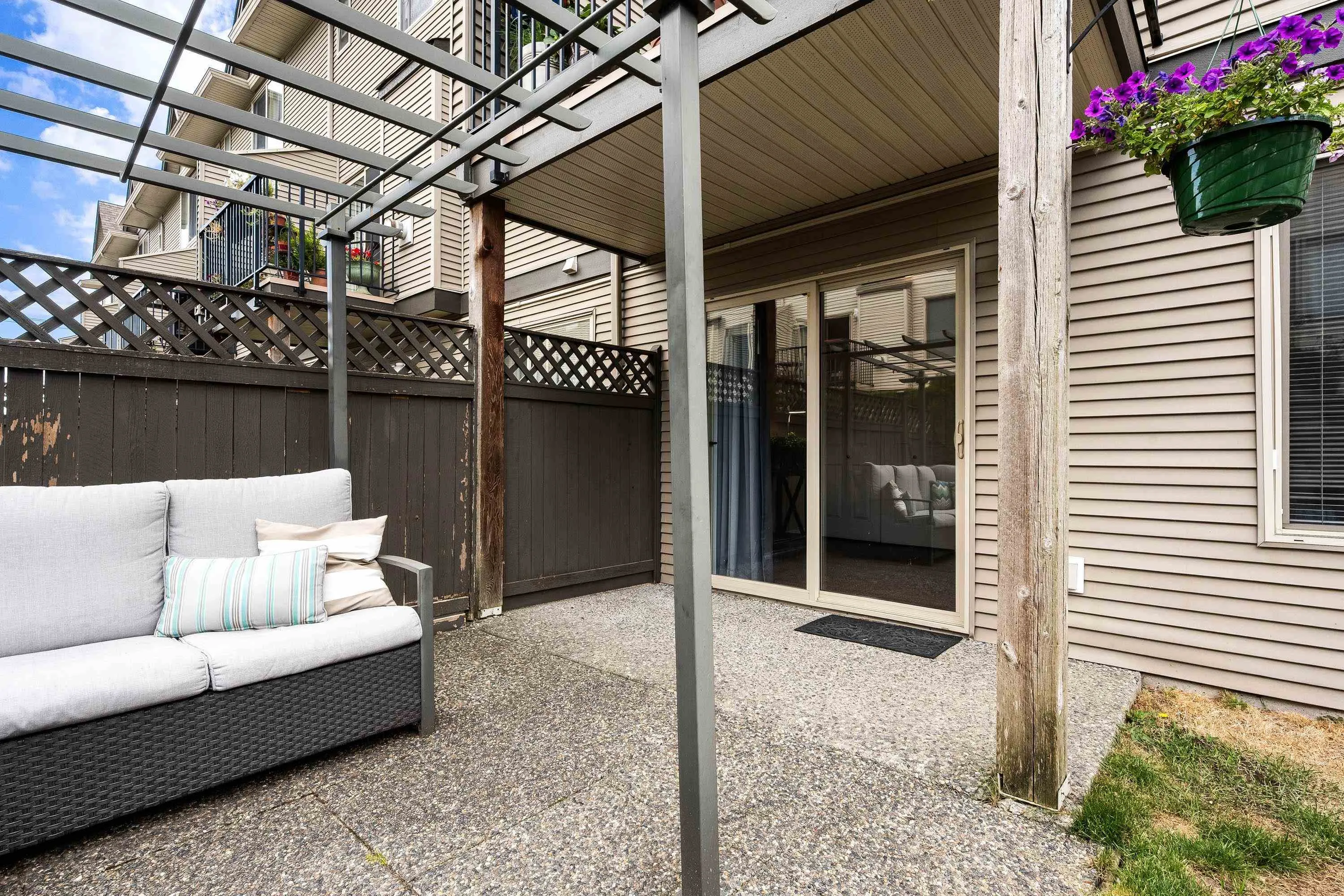 73 5556 Peach Road