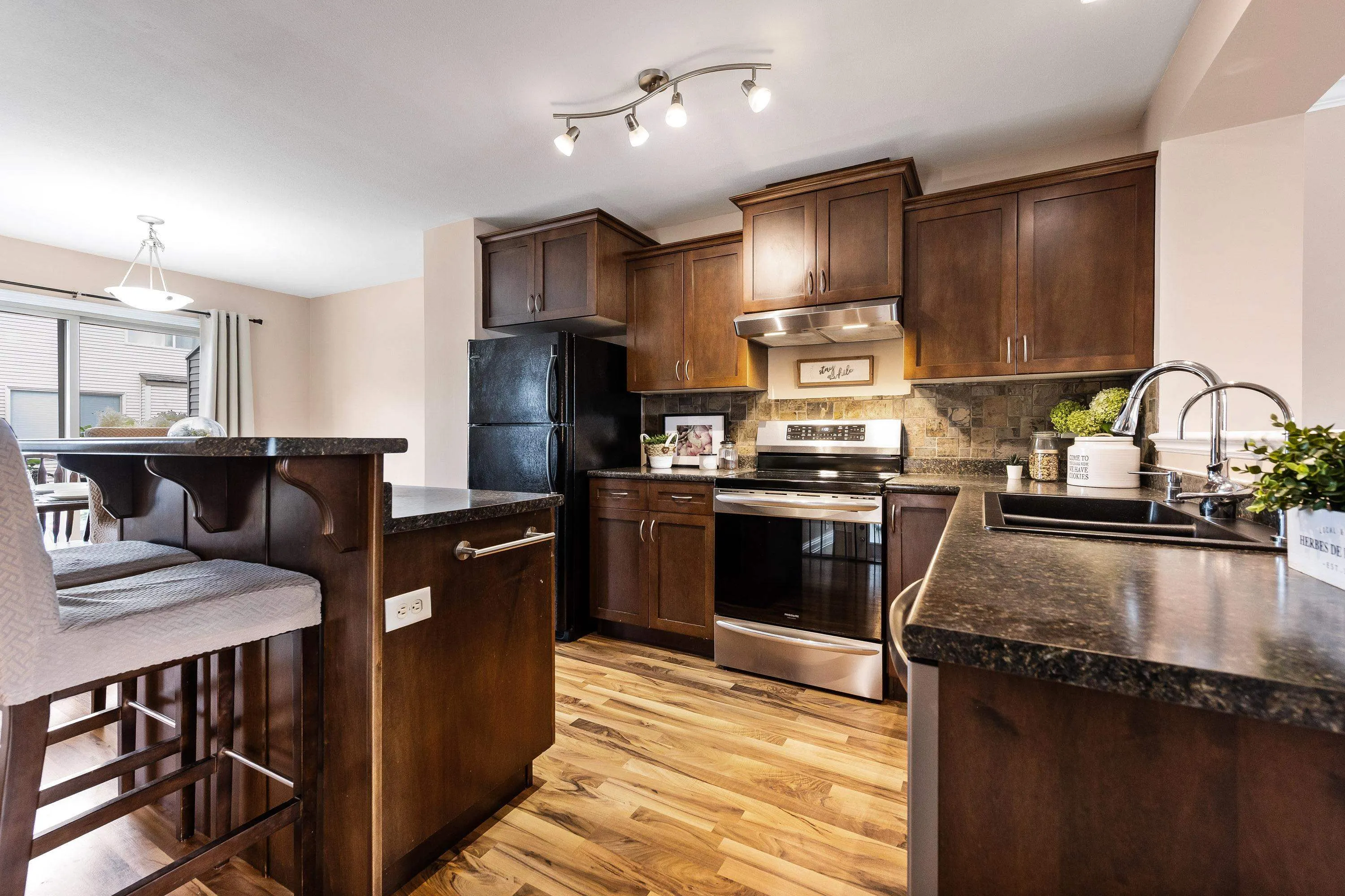 73 5556 Peach Road