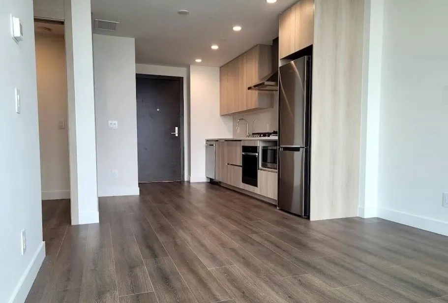 909 10750 135a Street