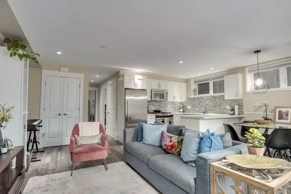 317 W 16th Avenue