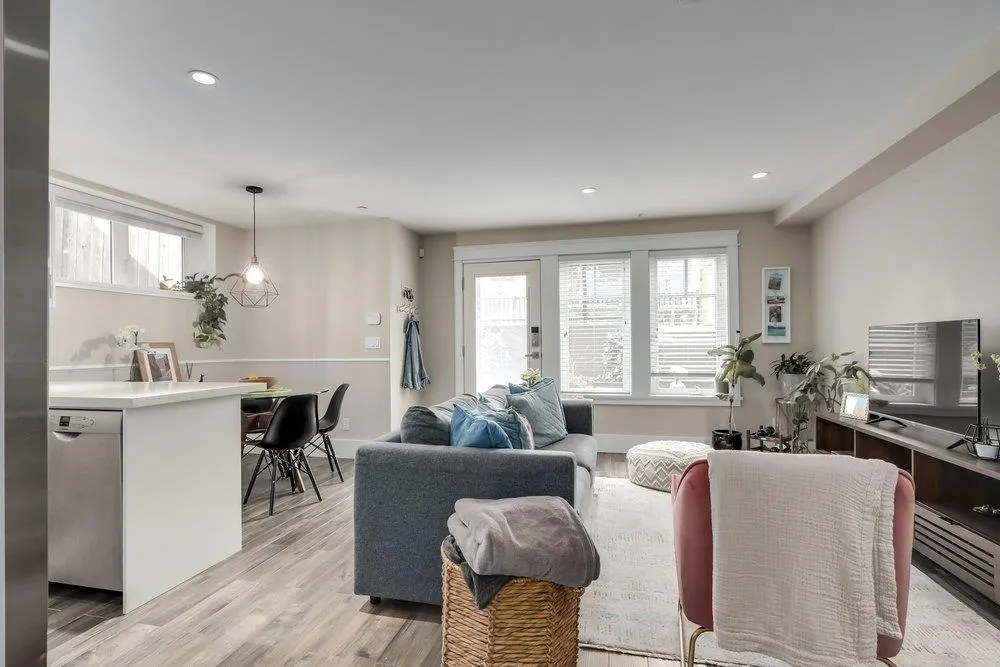 317 W 16th Avenue