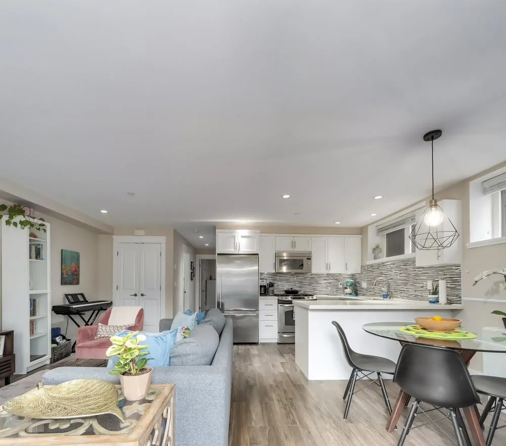 317 W 16th Avenue