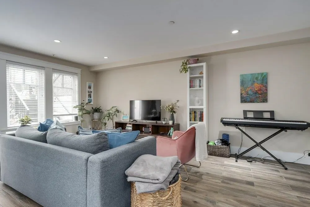 317 W 16th Avenue