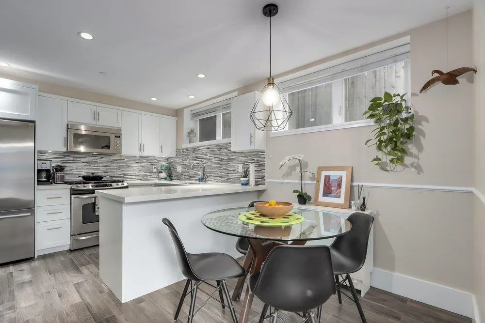 317 W 16th Avenue