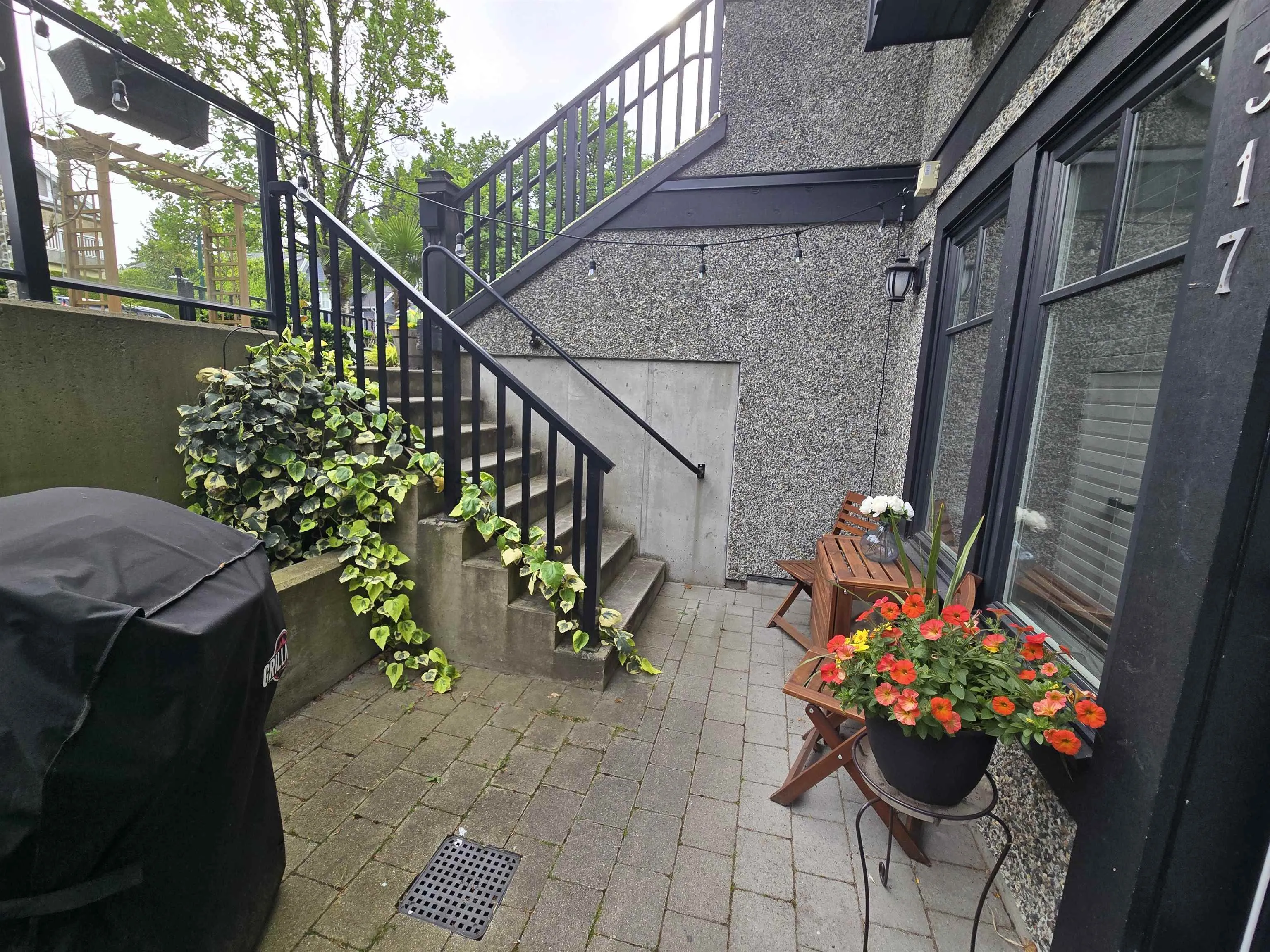 317 W 16th Avenue
