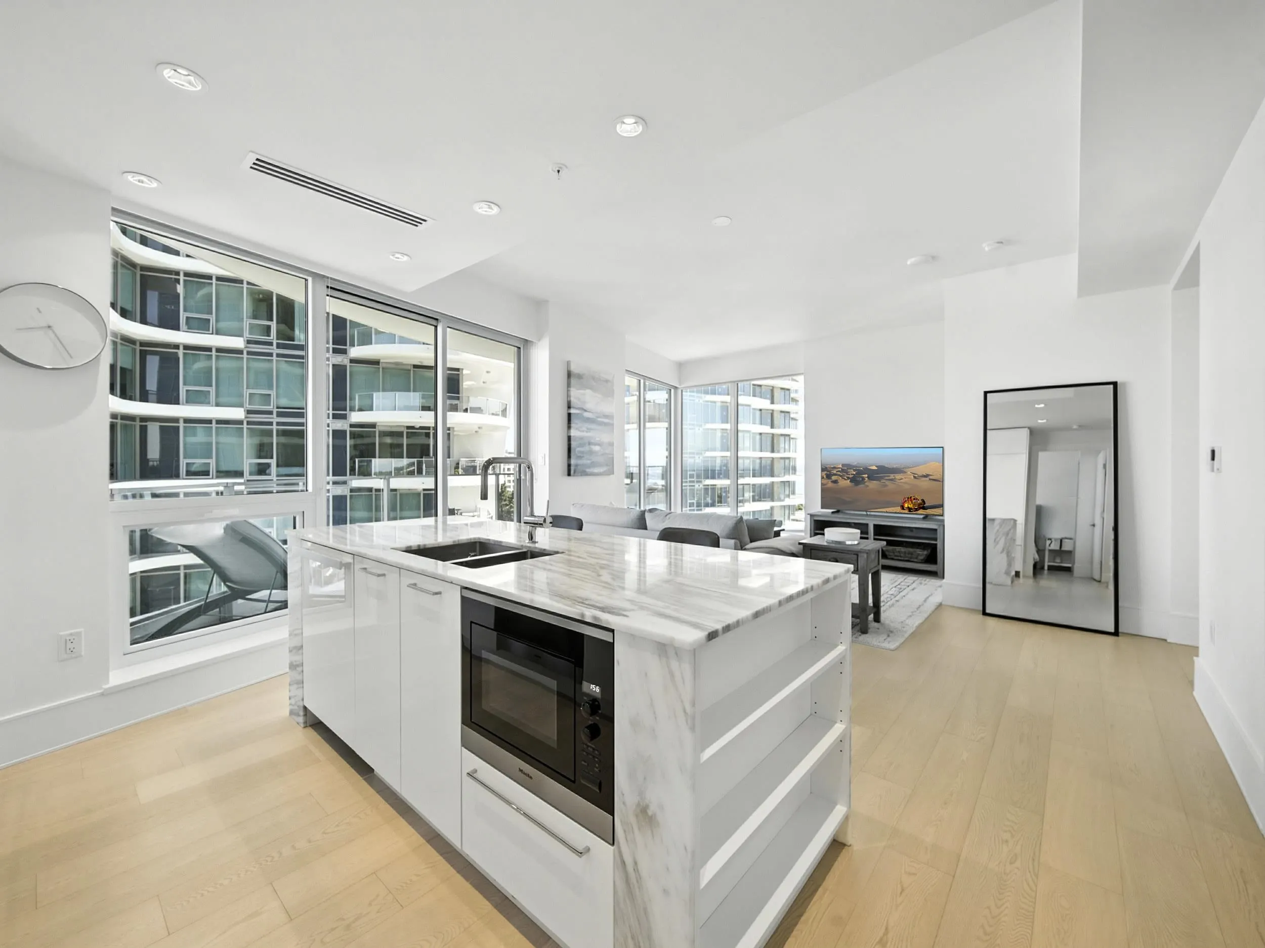 1604 1500 Martin Street