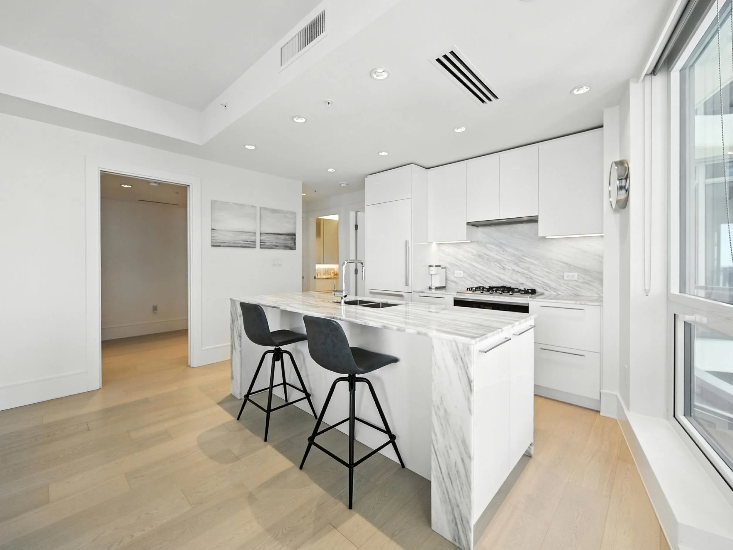 1604 1500 Martin Street