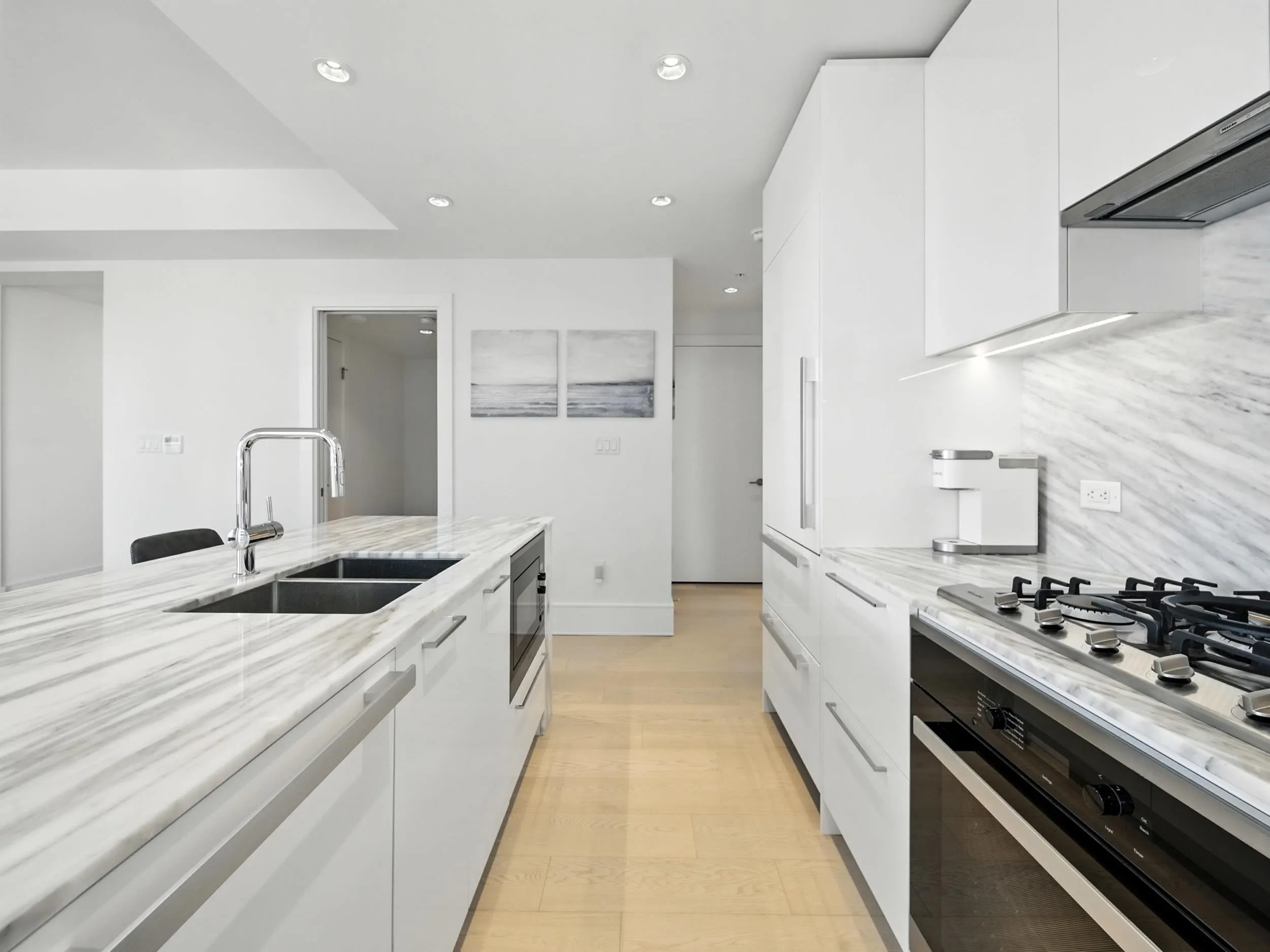 1604 1500 Martin Street