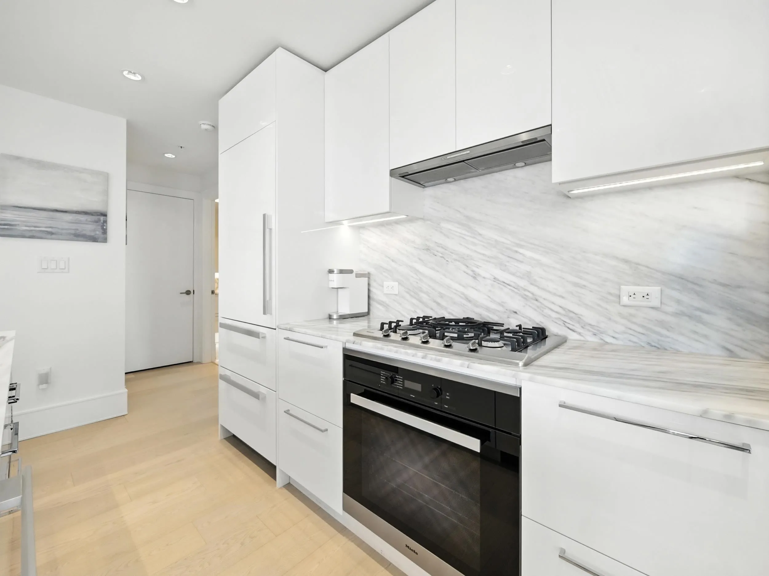 1604 1500 Martin Street