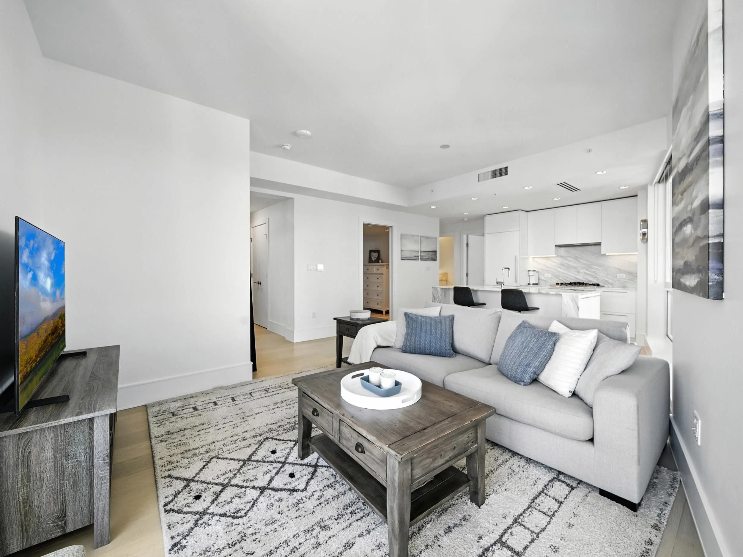 1604 1500 Martin Street
