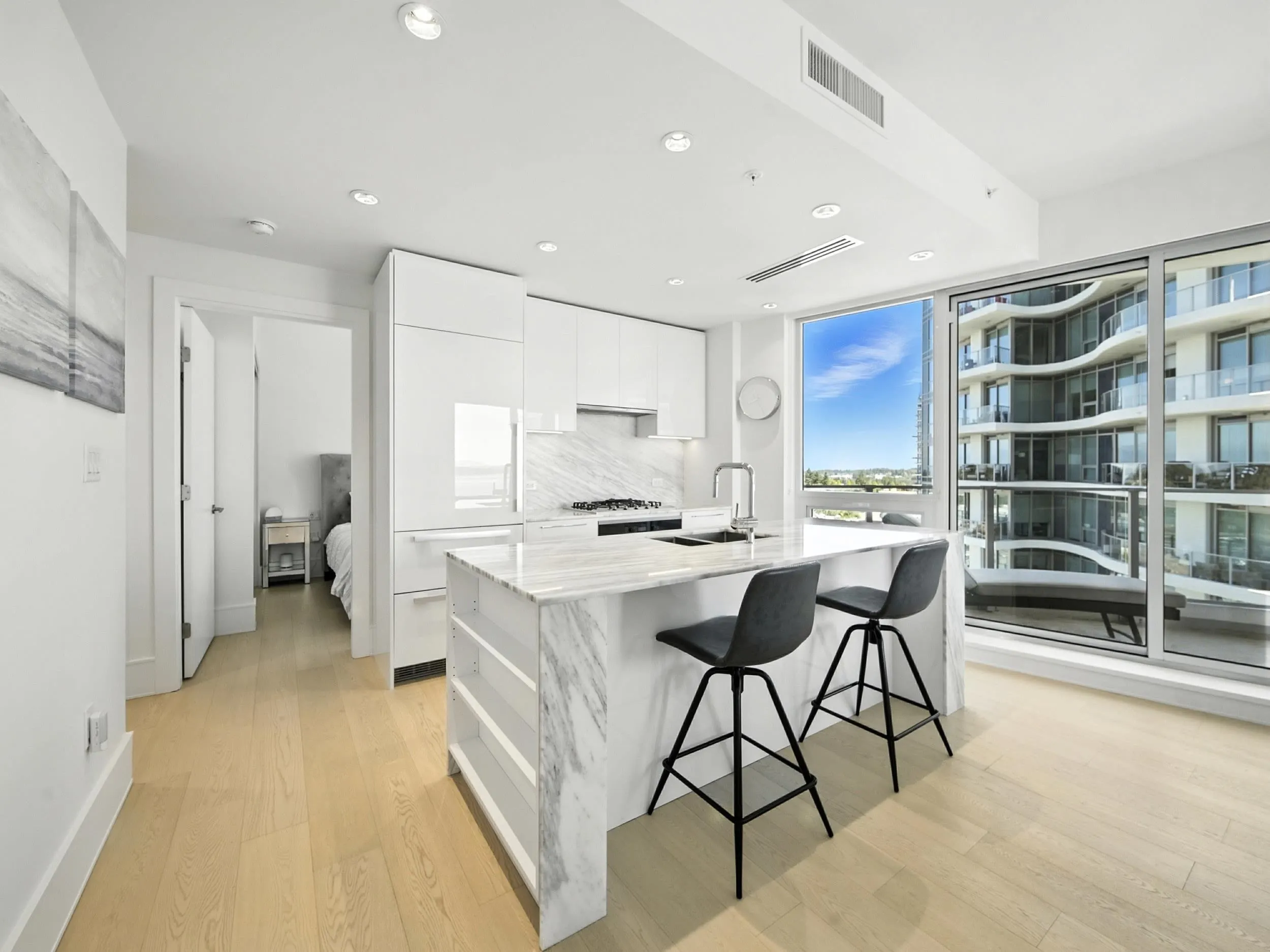 1604 1500 Martin Street
