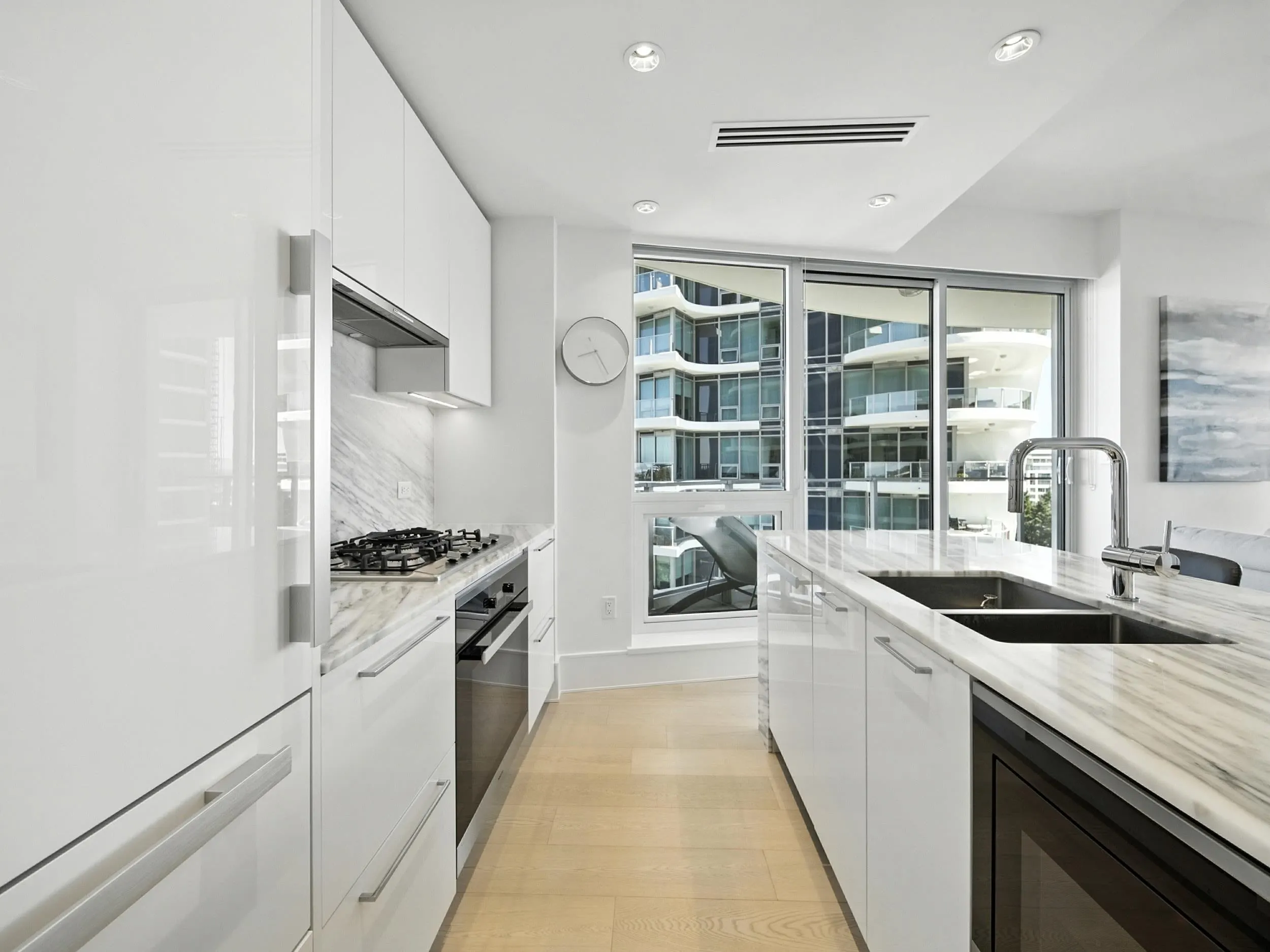 1604 1500 Martin Street