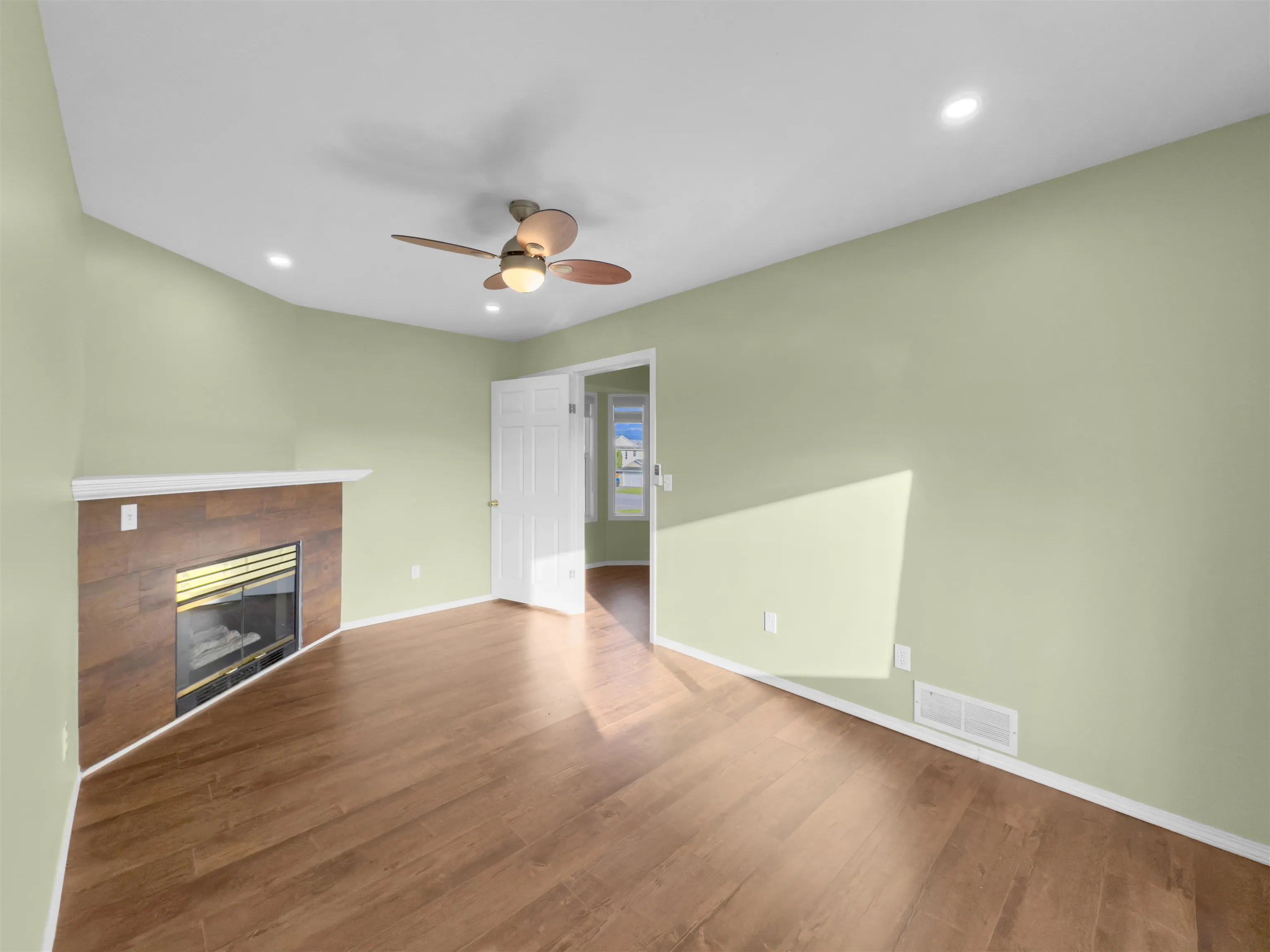 7 46209 Cessna Drive