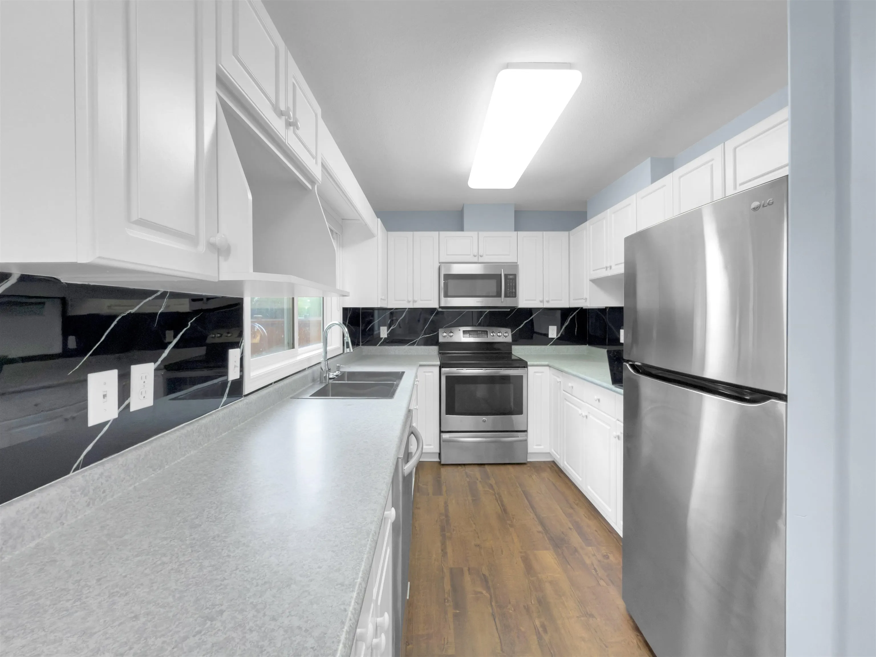 7 46209 Cessna Drive