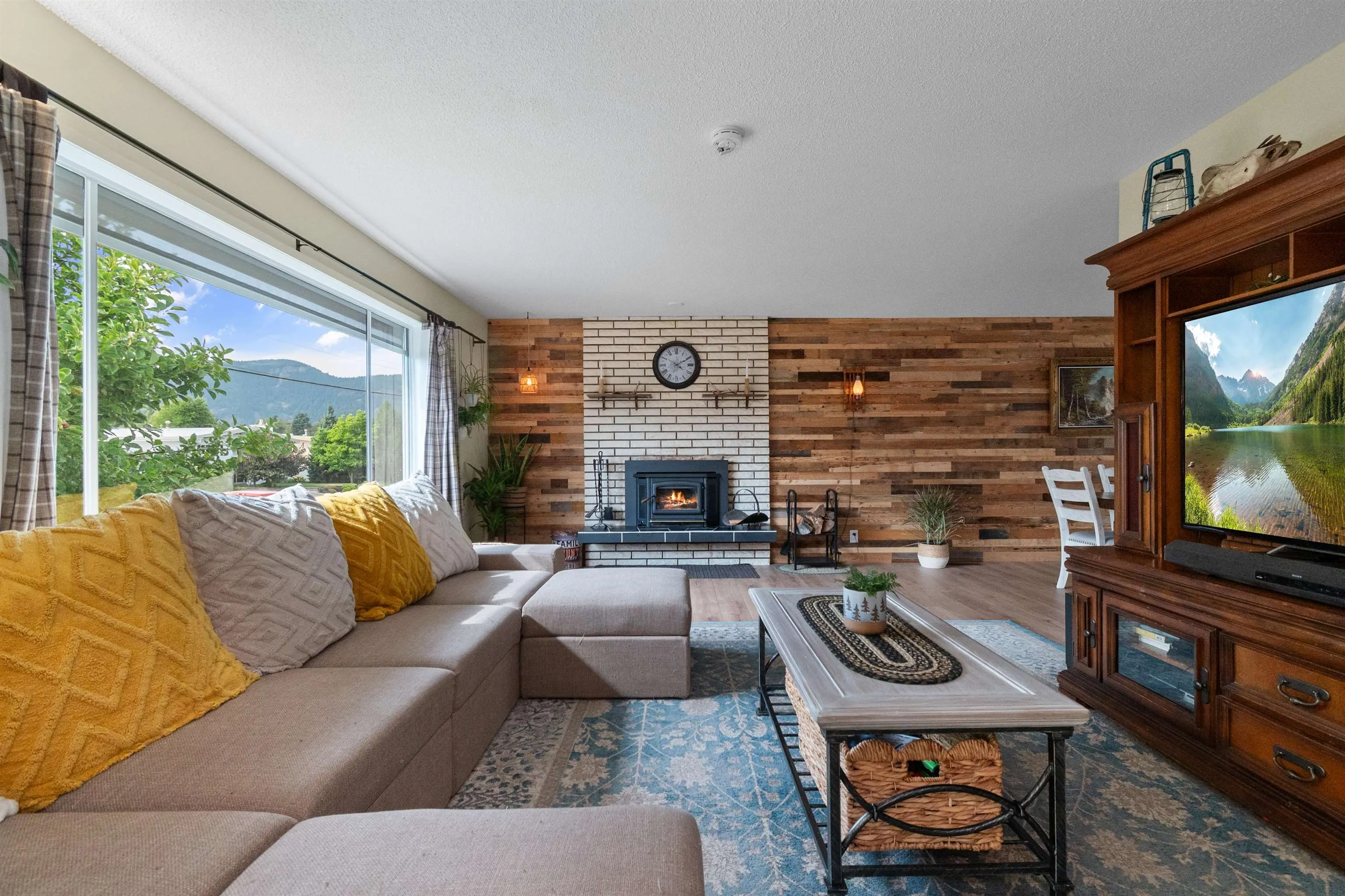 10098 Bonavista Street