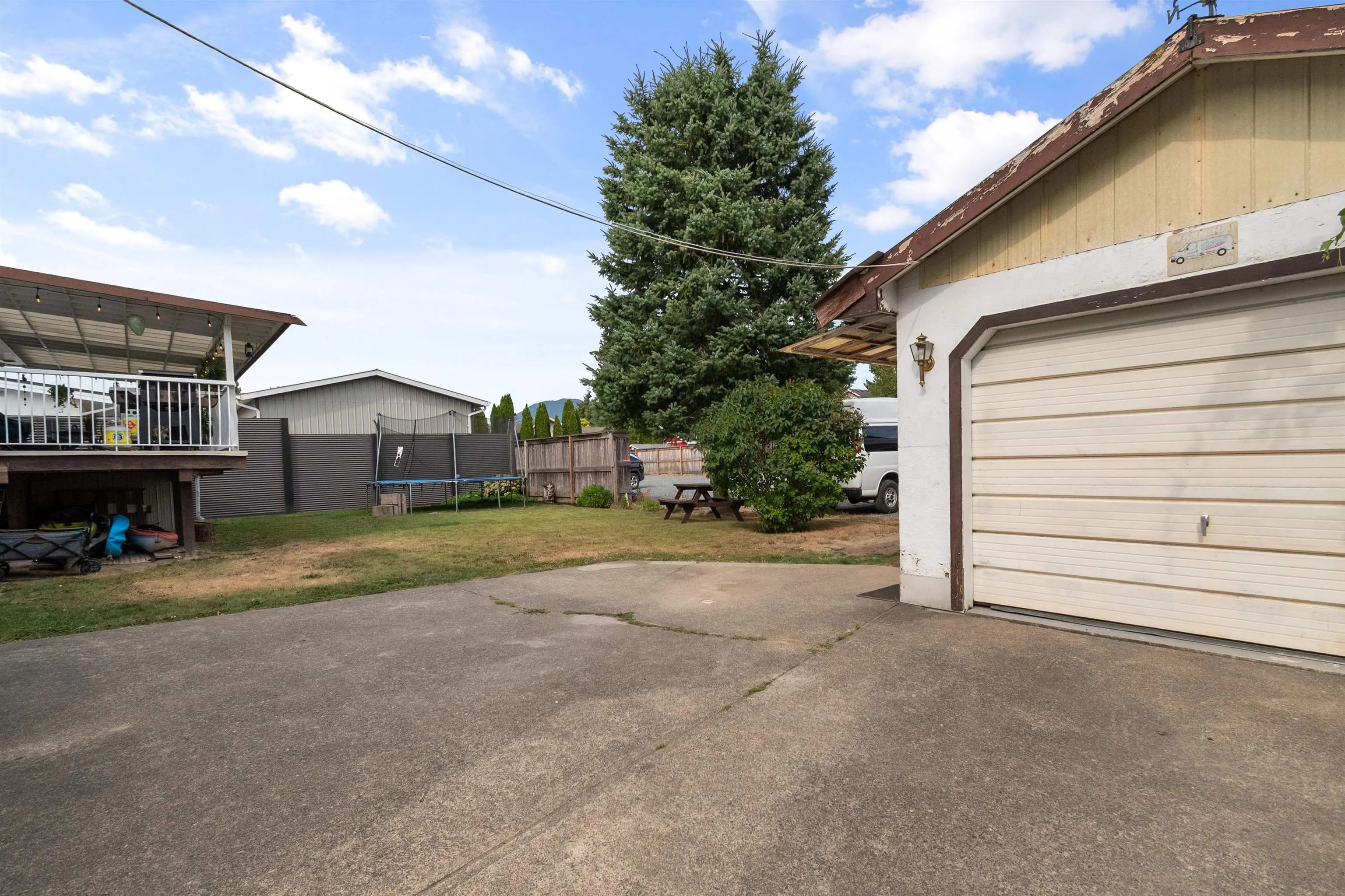 10098 Bonavista Street